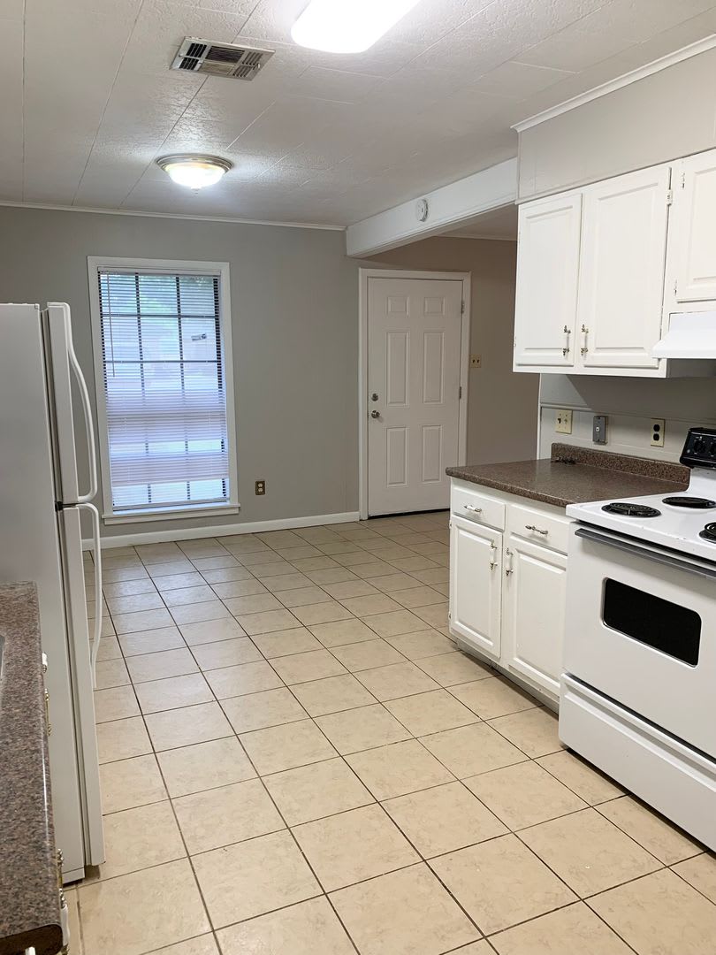 3 Bedroom 1 Bath Home in Carencro – photo 5