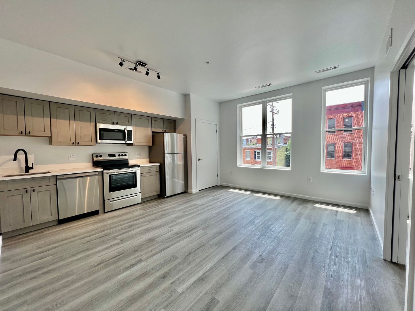 725 W Pratt – photo 3