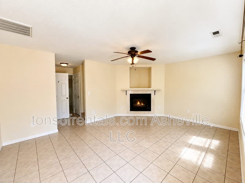 28 Rotunda Circle – photo 2