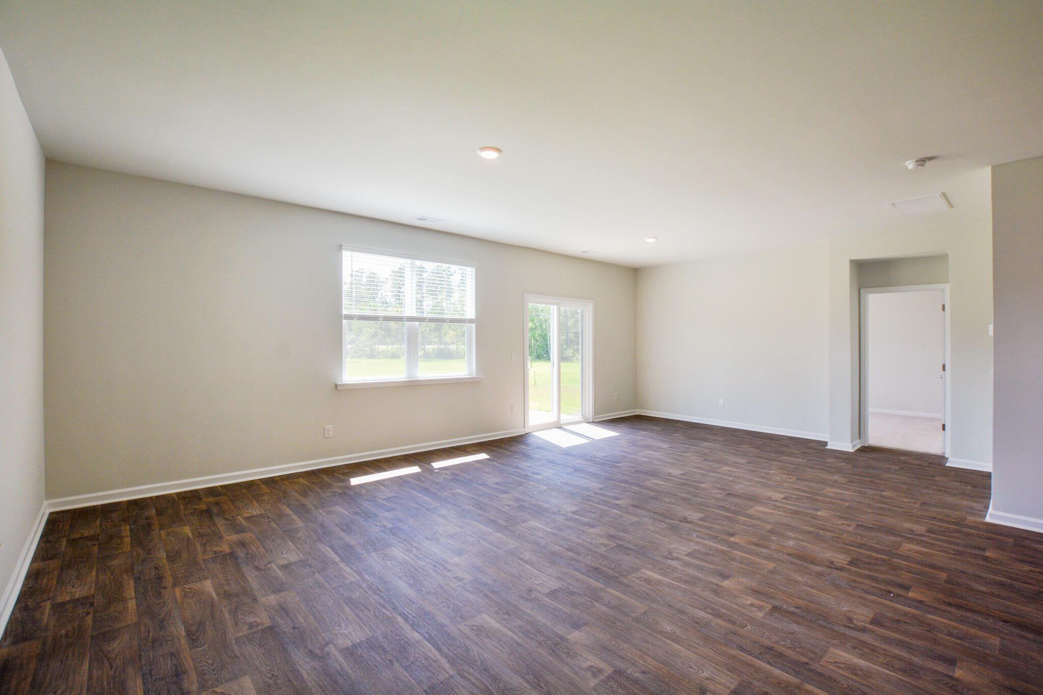 411 Zenith Blvd – photo 2