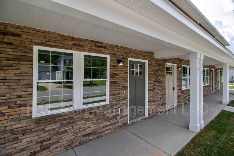 3967 Newhall Dr. NW – photo 3