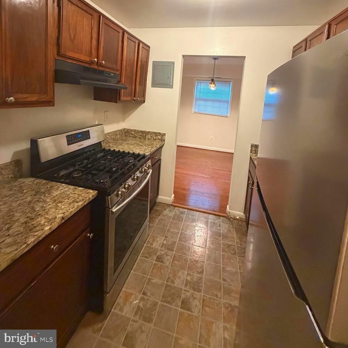 3814 LYNDHURST Drive – photo 5