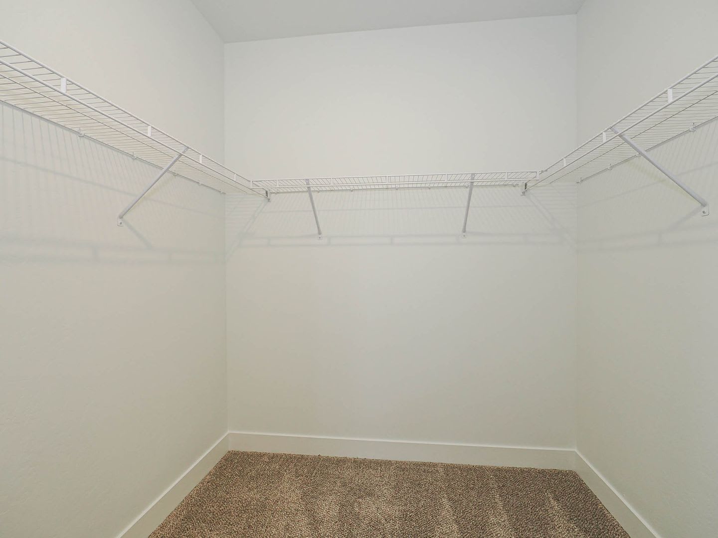 3 Bedroom, 2 Bathroom Condo – photo 5