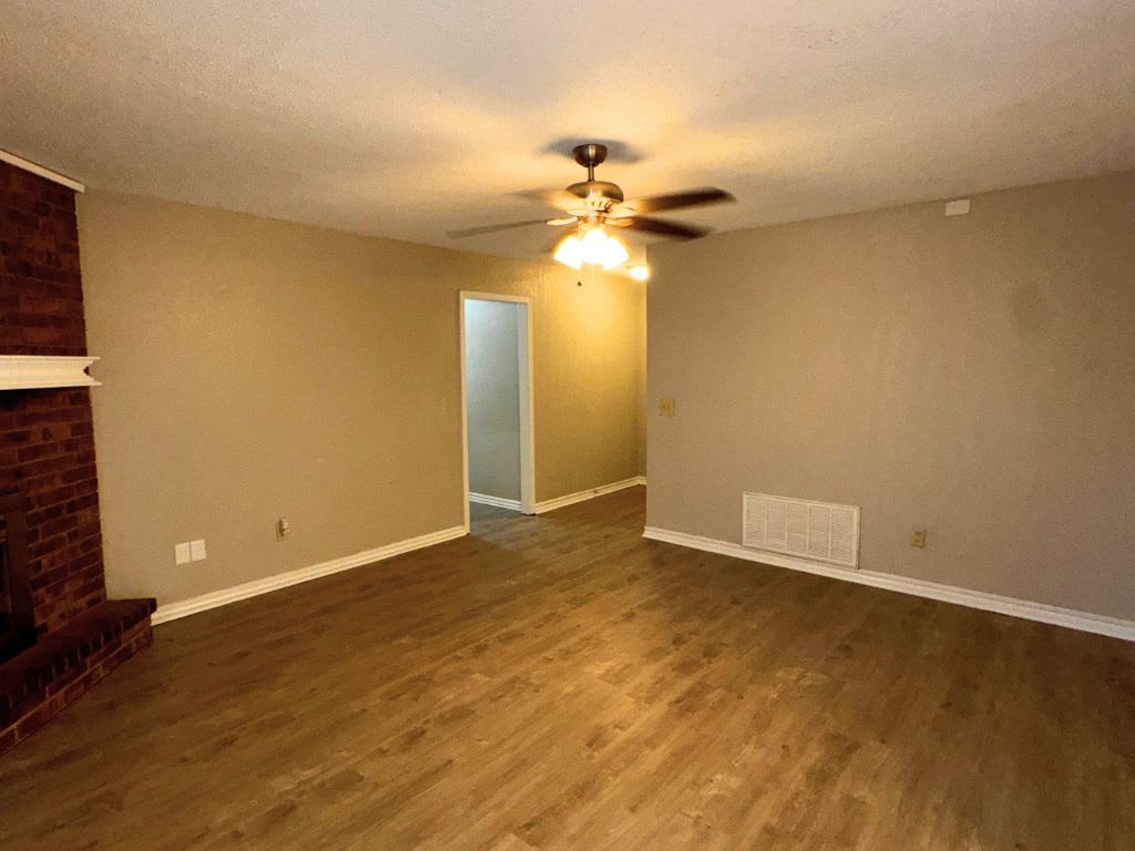 5904 SE 8th St – photo 3