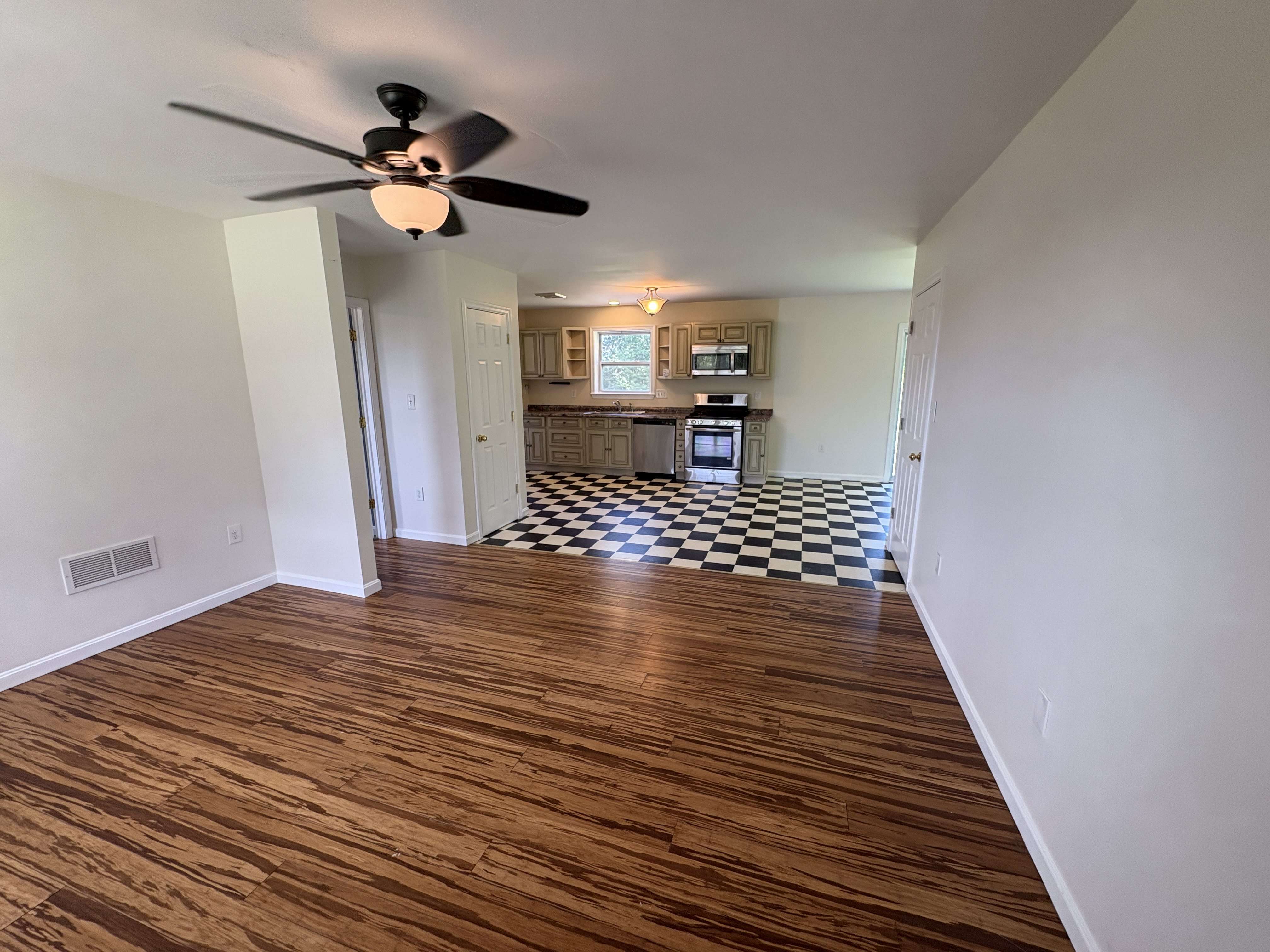 138 Lilly Rd – photo 4