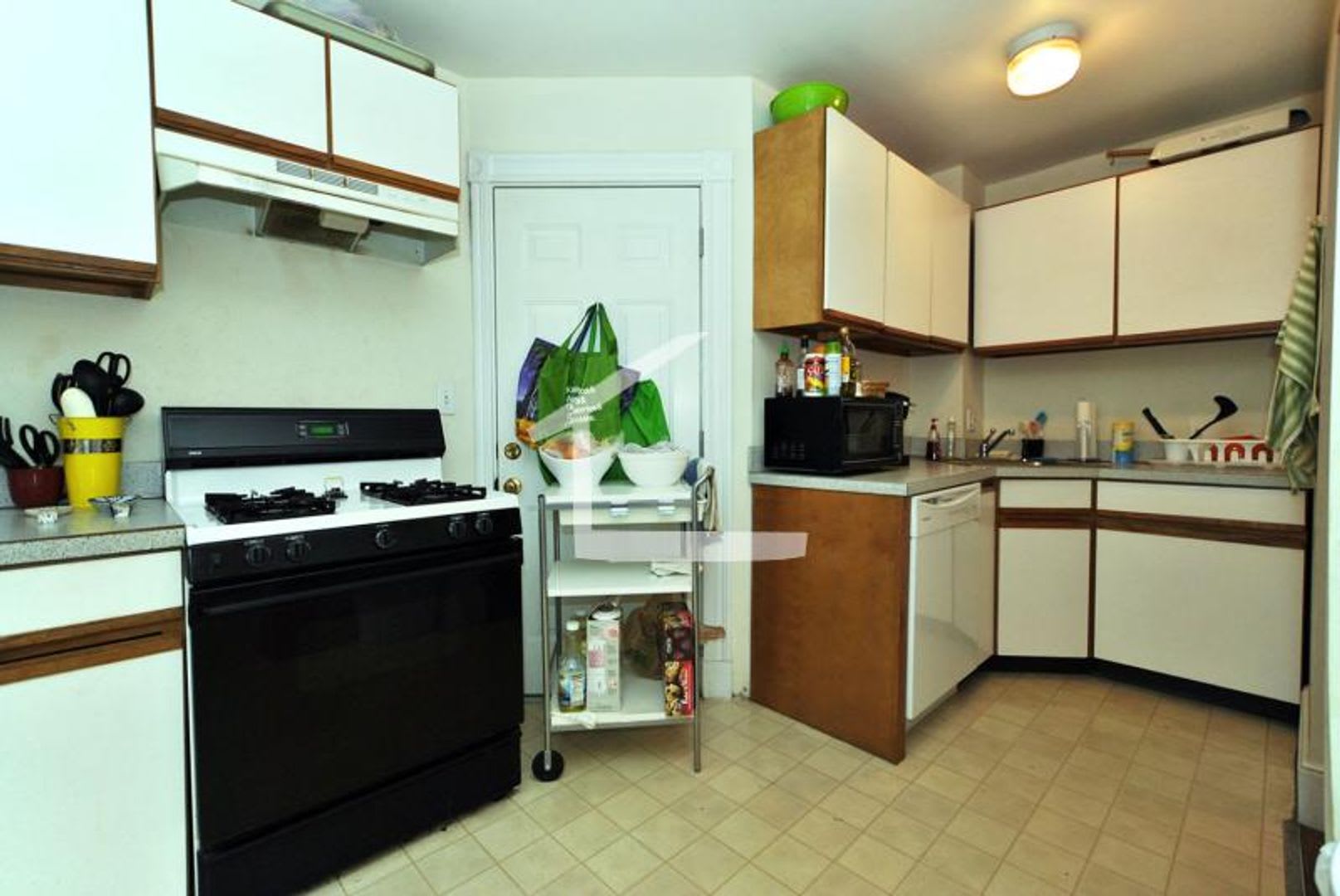 NIce 4 bed in Washington Square – photo 1