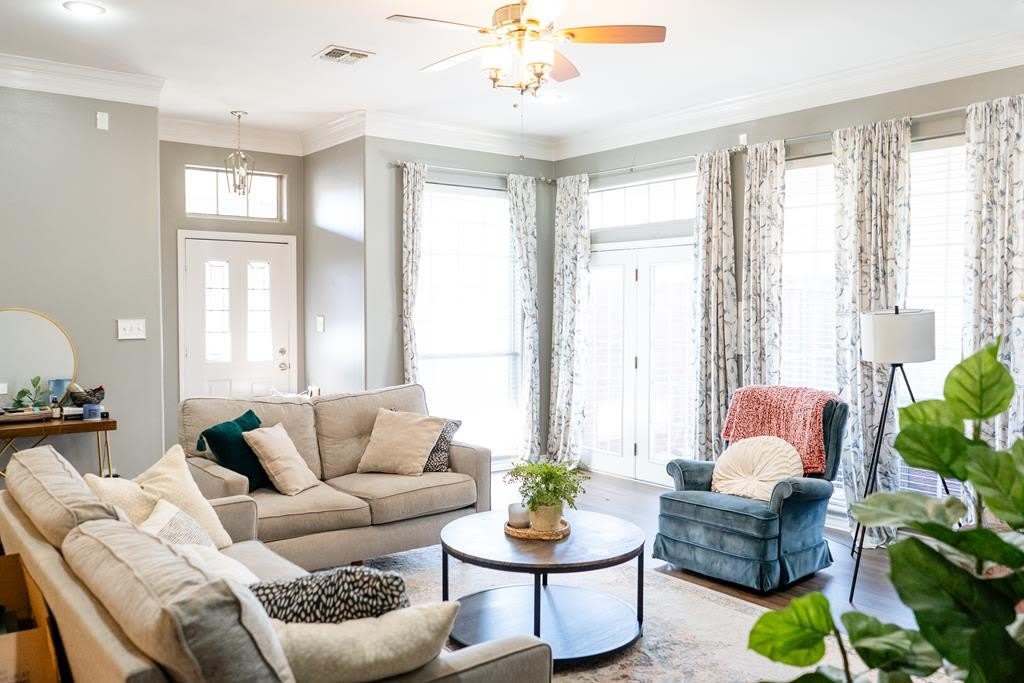 1215 Dorchester Drive – photo 2