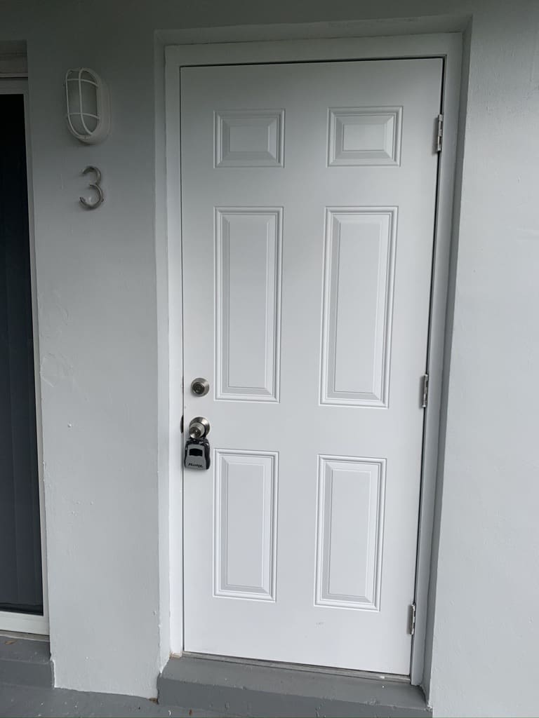 1521 Northeast 117th Street – photo 3