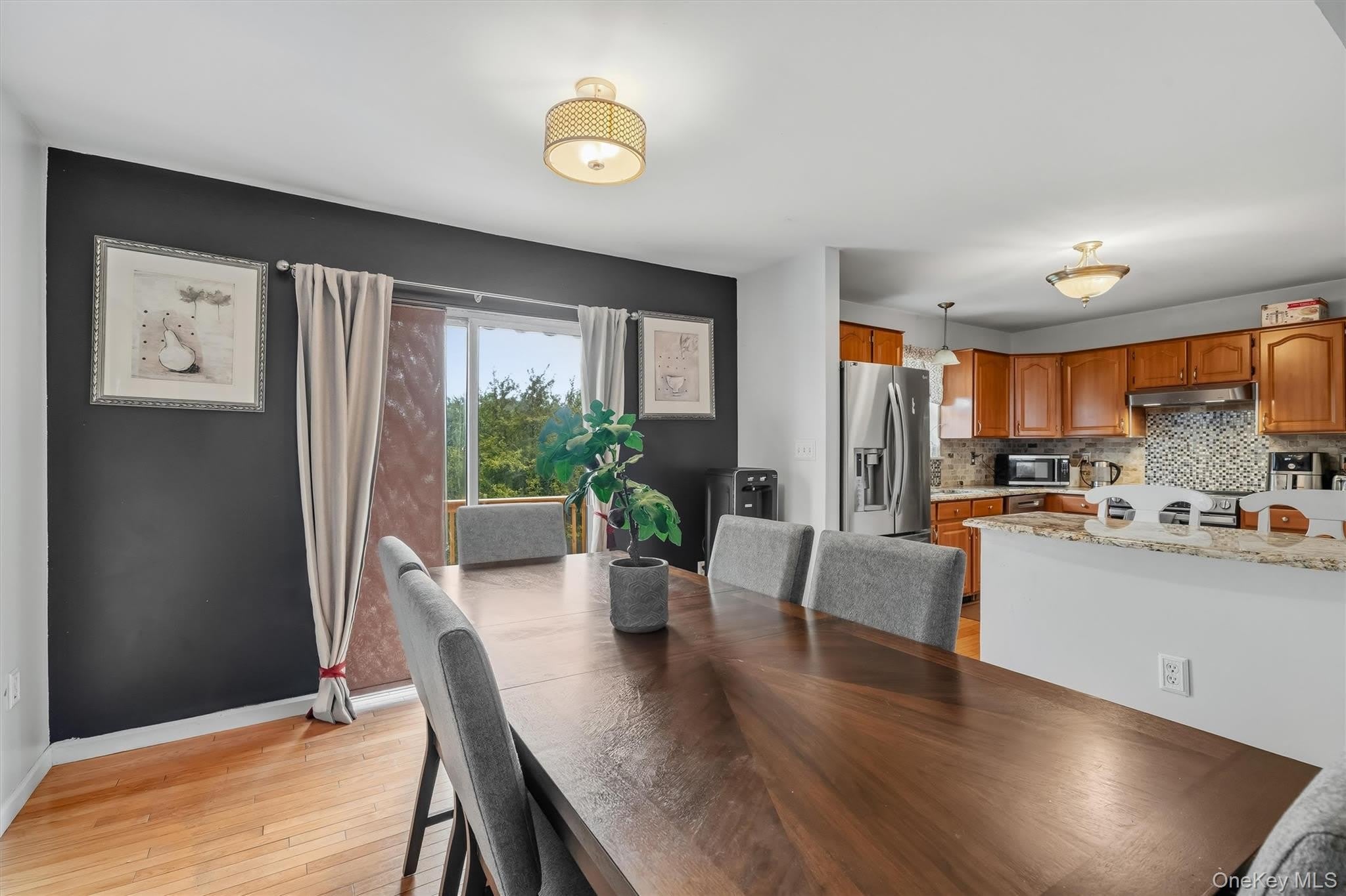 35 Helene Road – photo 5