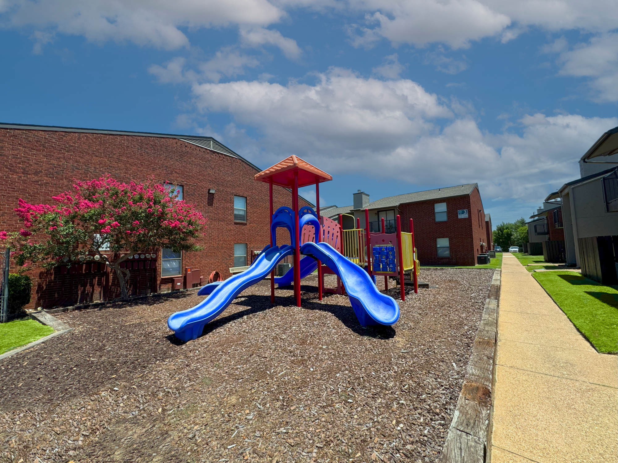 South Meadows Apartments – photo 1