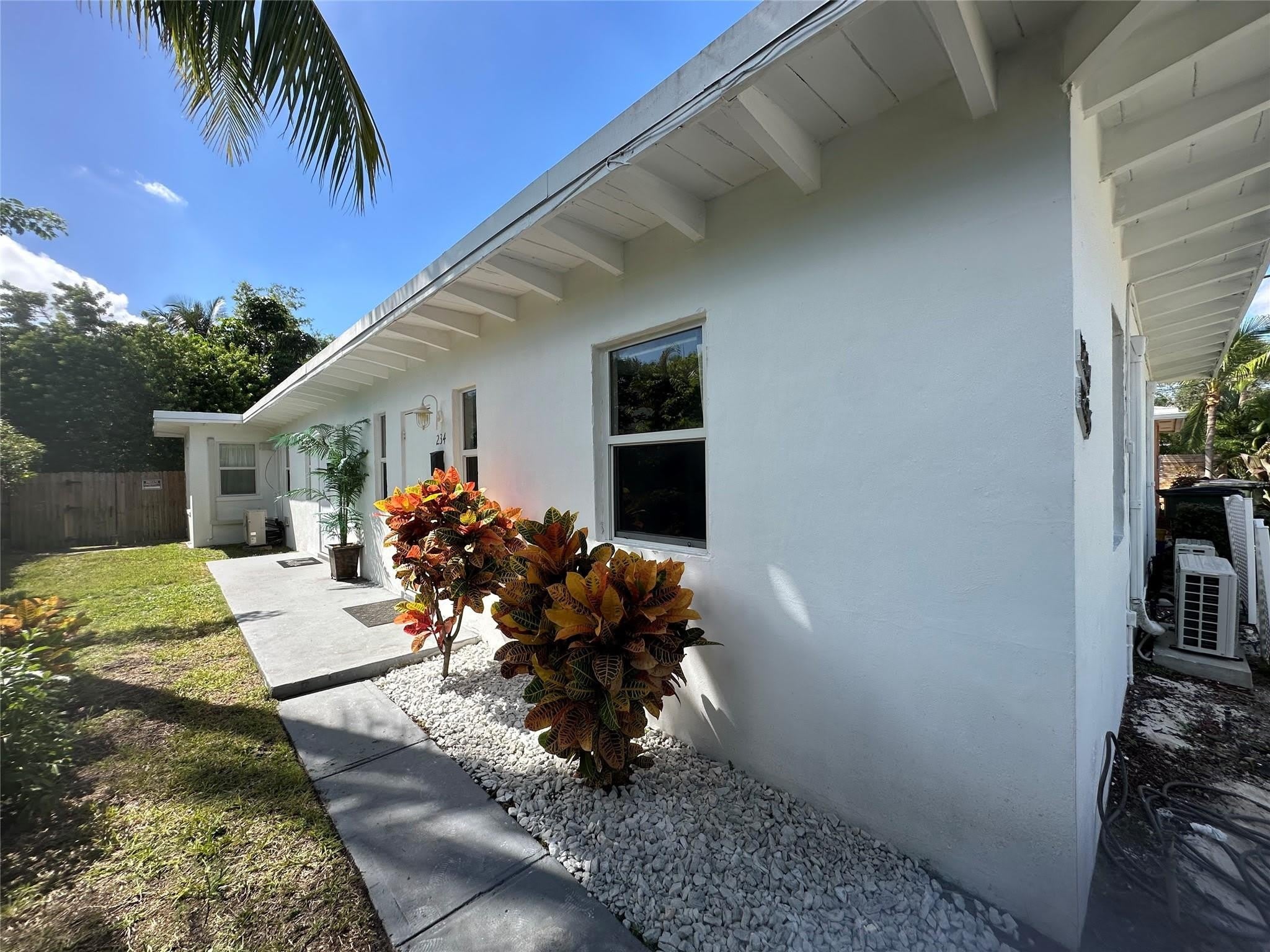 234 NE 5th Terrace – photo 1