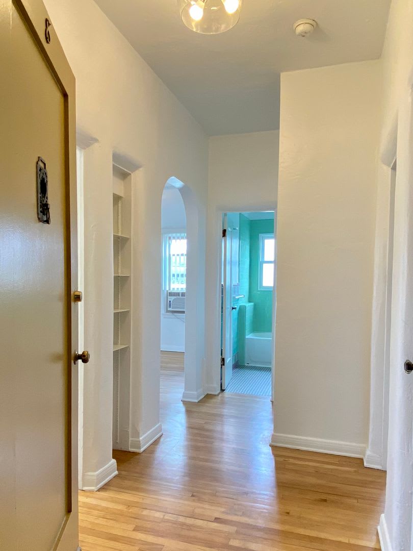 369 North Spaulding Avenue – photo 1