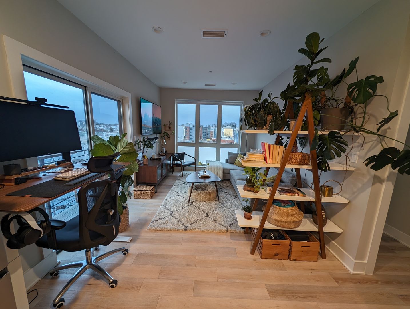 Lovely View! Fully Furnished One Bedroom W/Private Balcony & Views of the Capital – photo 2