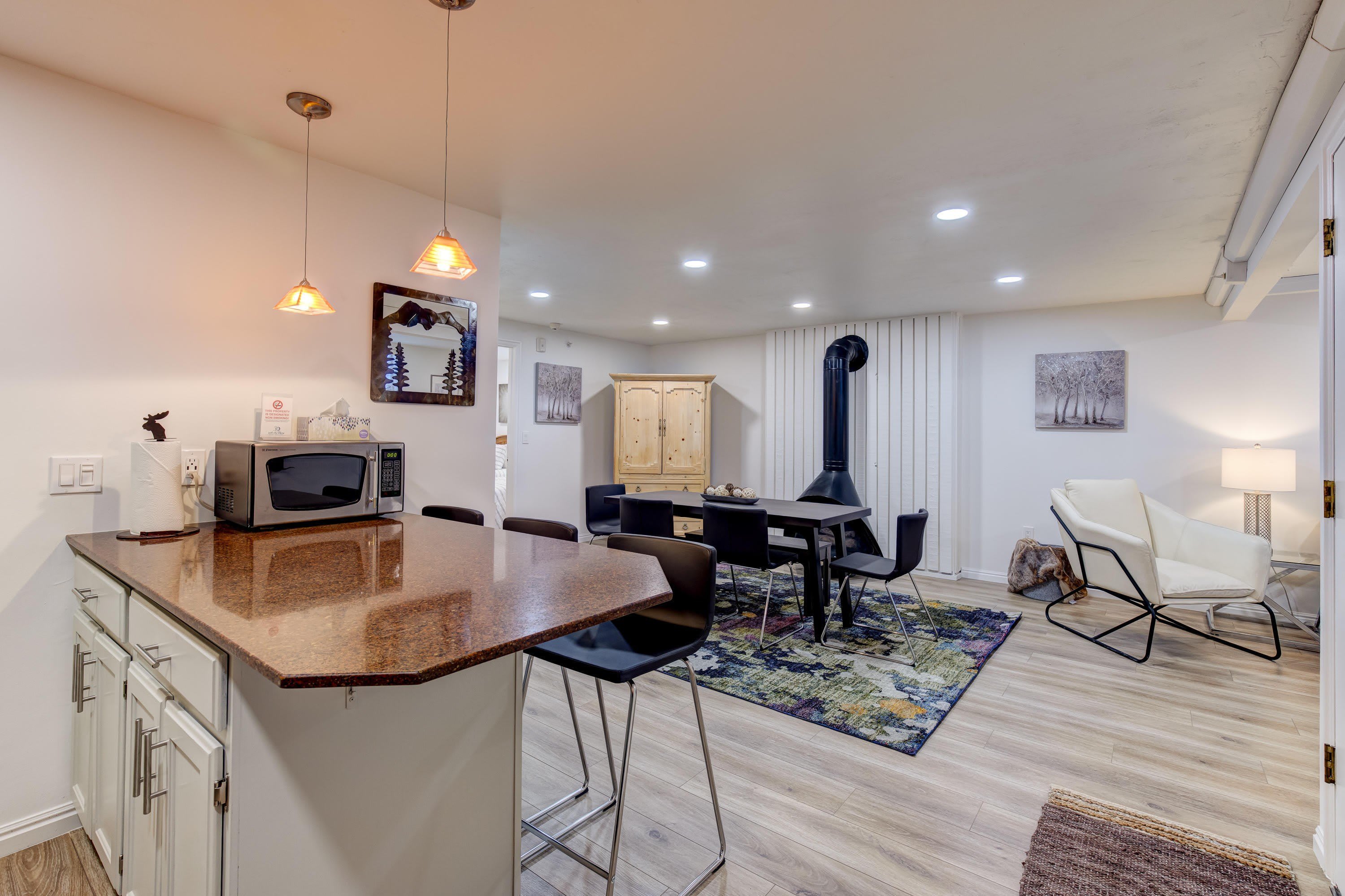 1482 Empire Avenue – photo 3