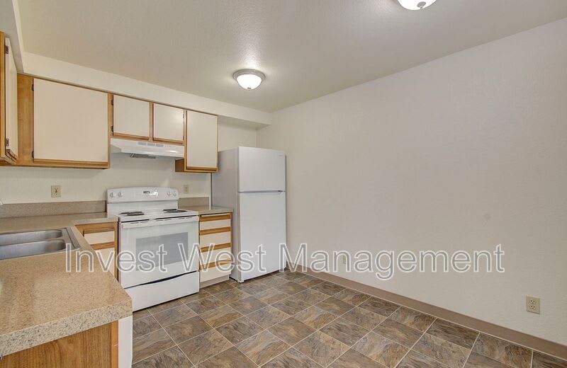 1861 KINGSLEY ROAD – photo 5