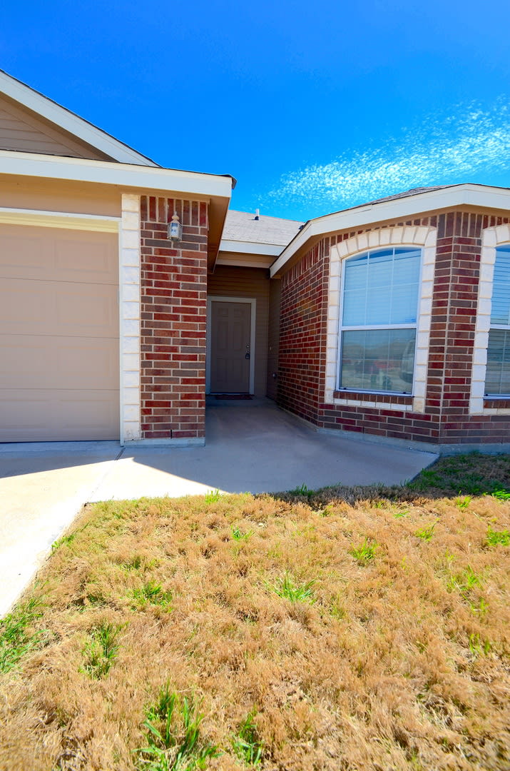 GORGEOUS 4 BED/2 BATH HOME IN HOUSE CREEK!! – photo 4