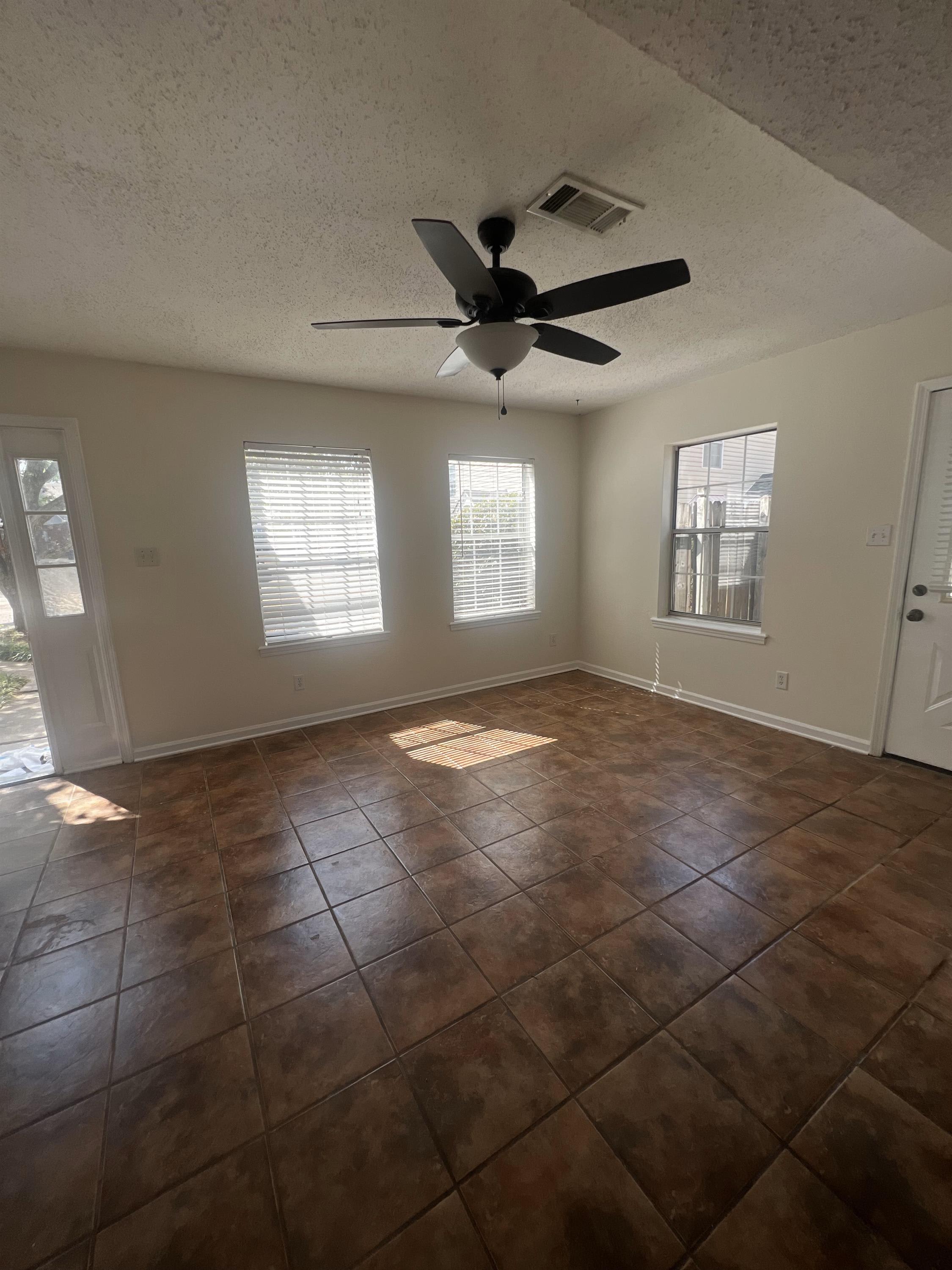 833 Harbor Bend Drive – photo 2