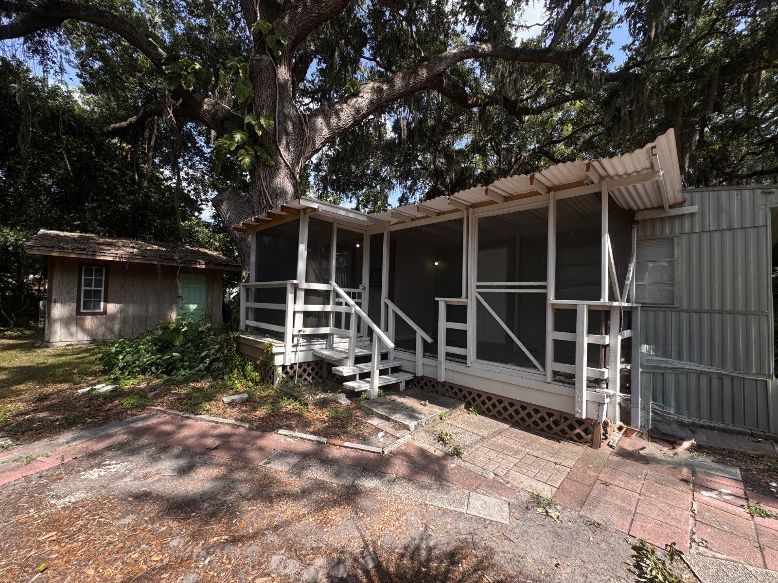5811 Grey Street – photo 2