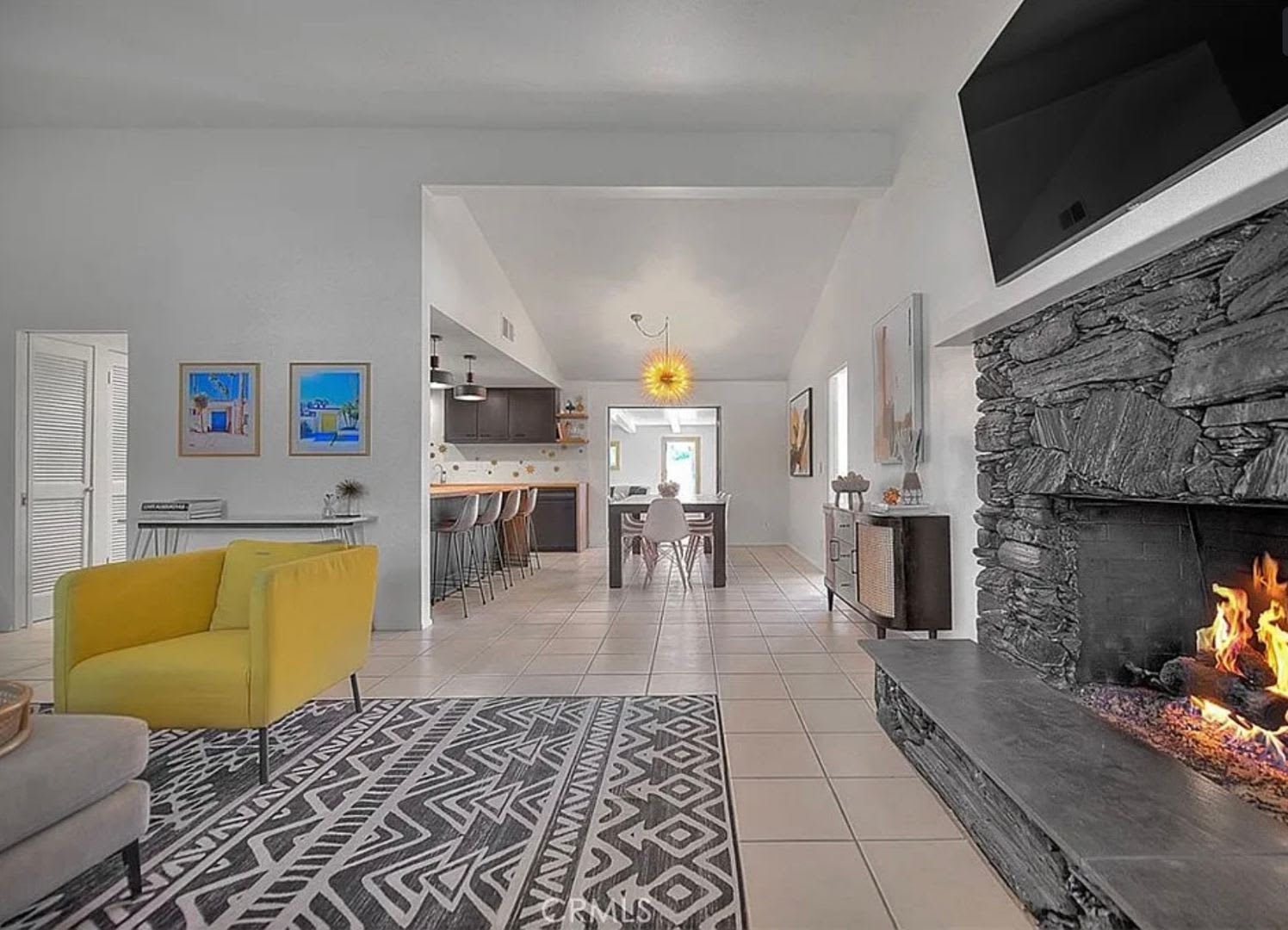 Stylish Palm Springs Home With Indoor Outdoor Living – photo 3