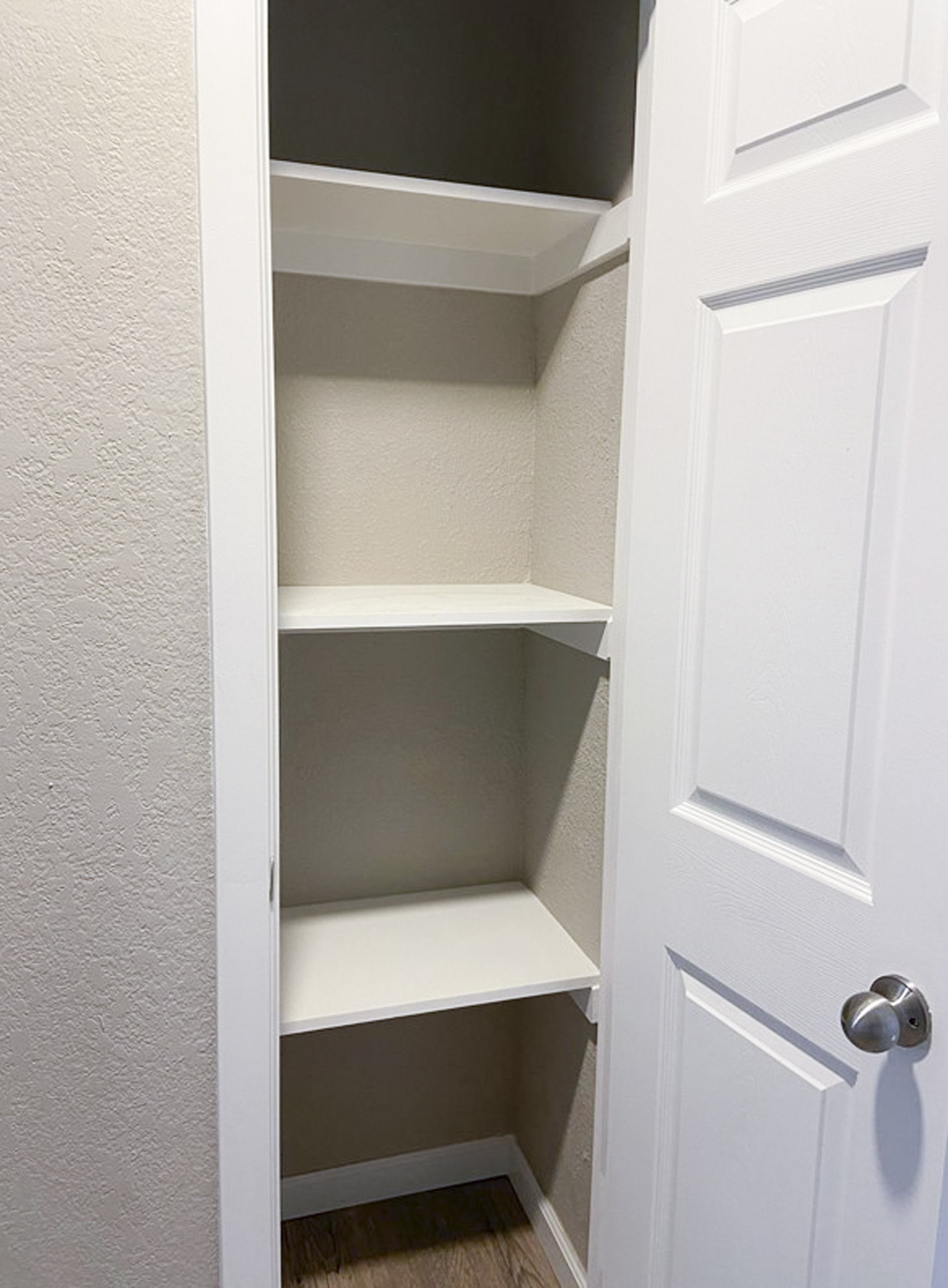 Sutter Apartments – photo 4