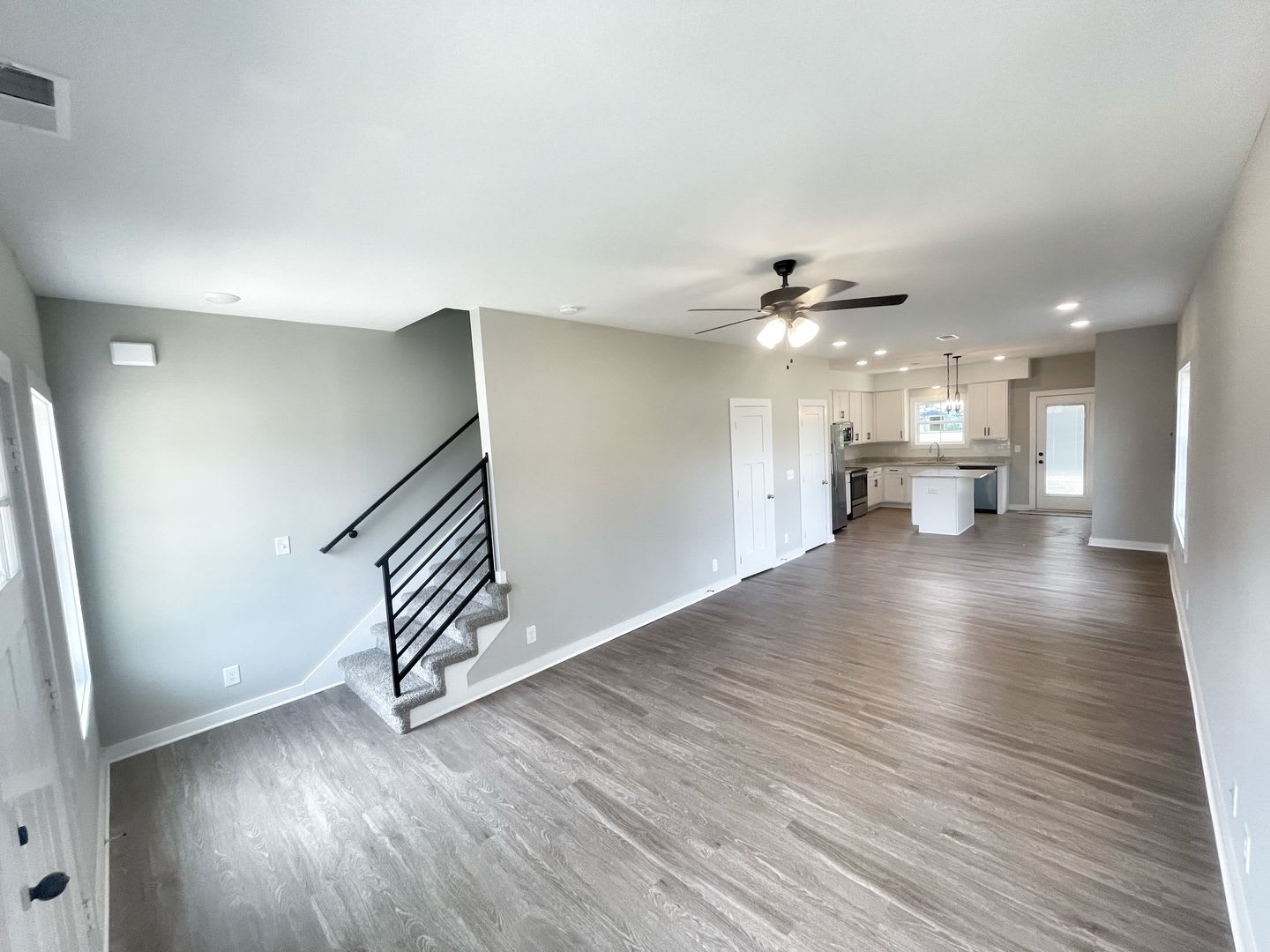Adorable Single Family Townhome – photo 2