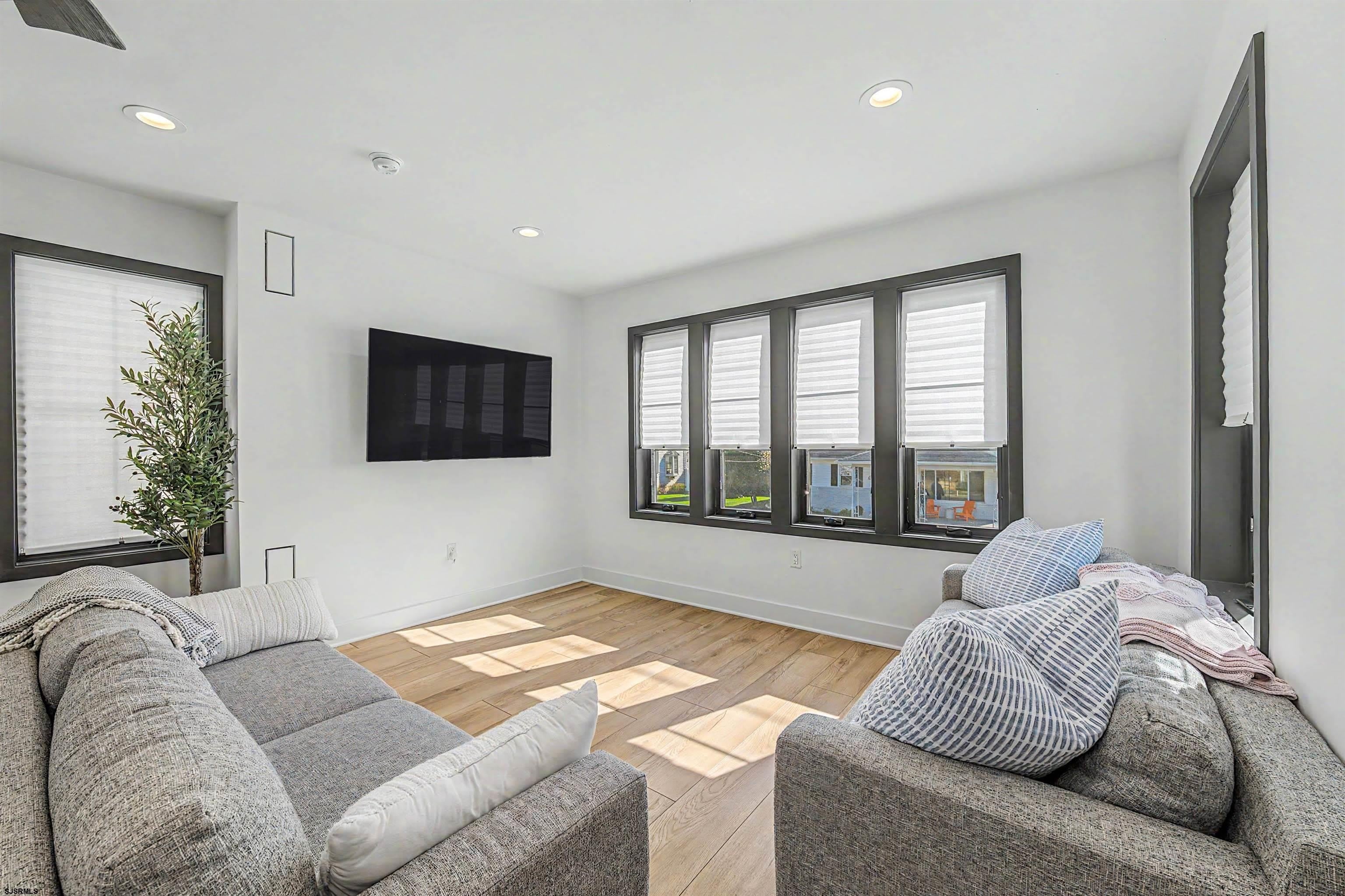 431 N Oxford Ave – photo 4