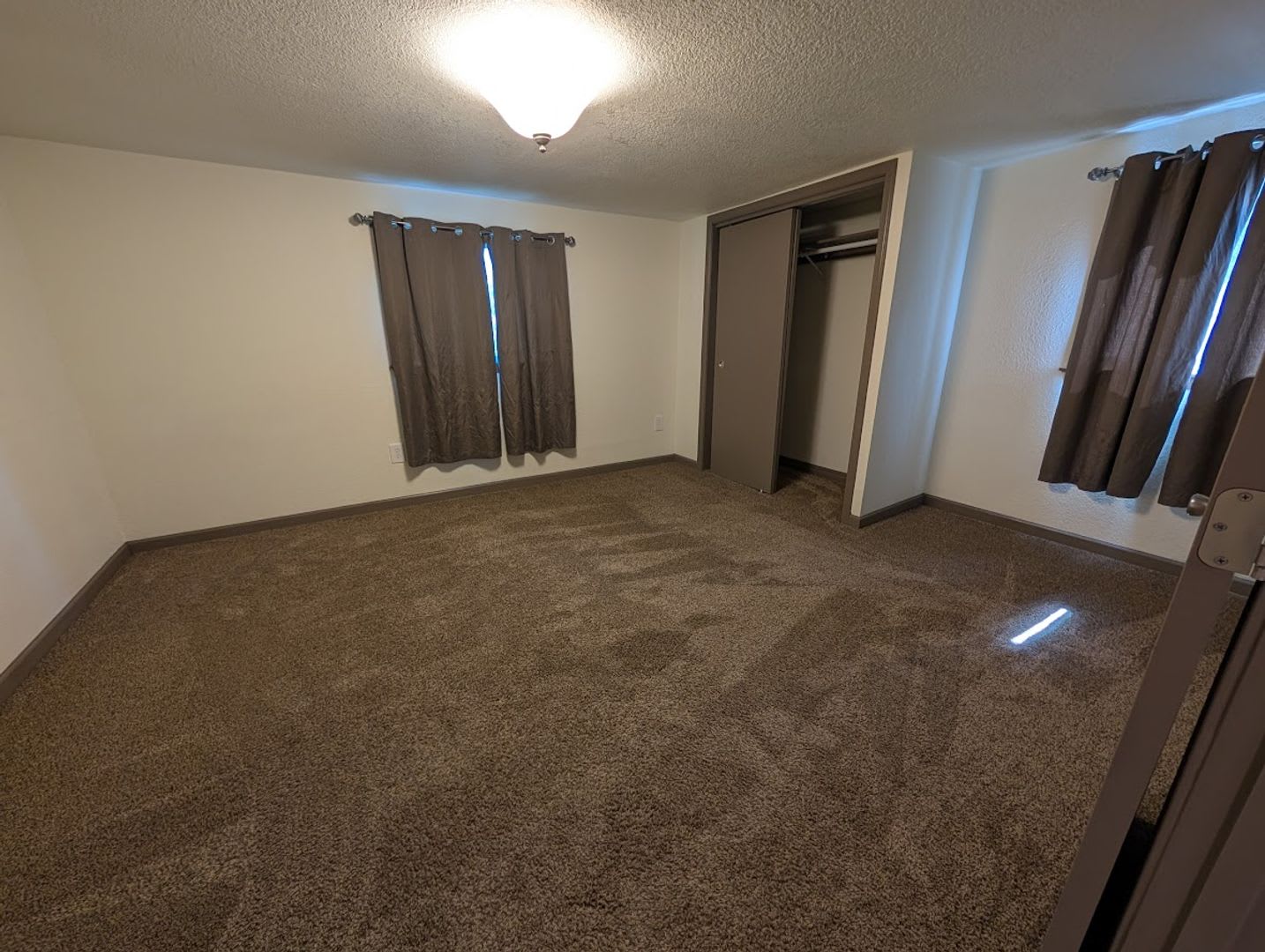 2 Bedroom 1 Bath Winchester House – photo 5