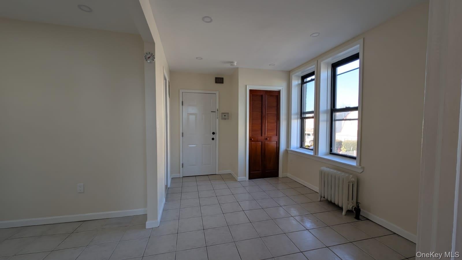 214-85 Jamaica Avenue – photo 1