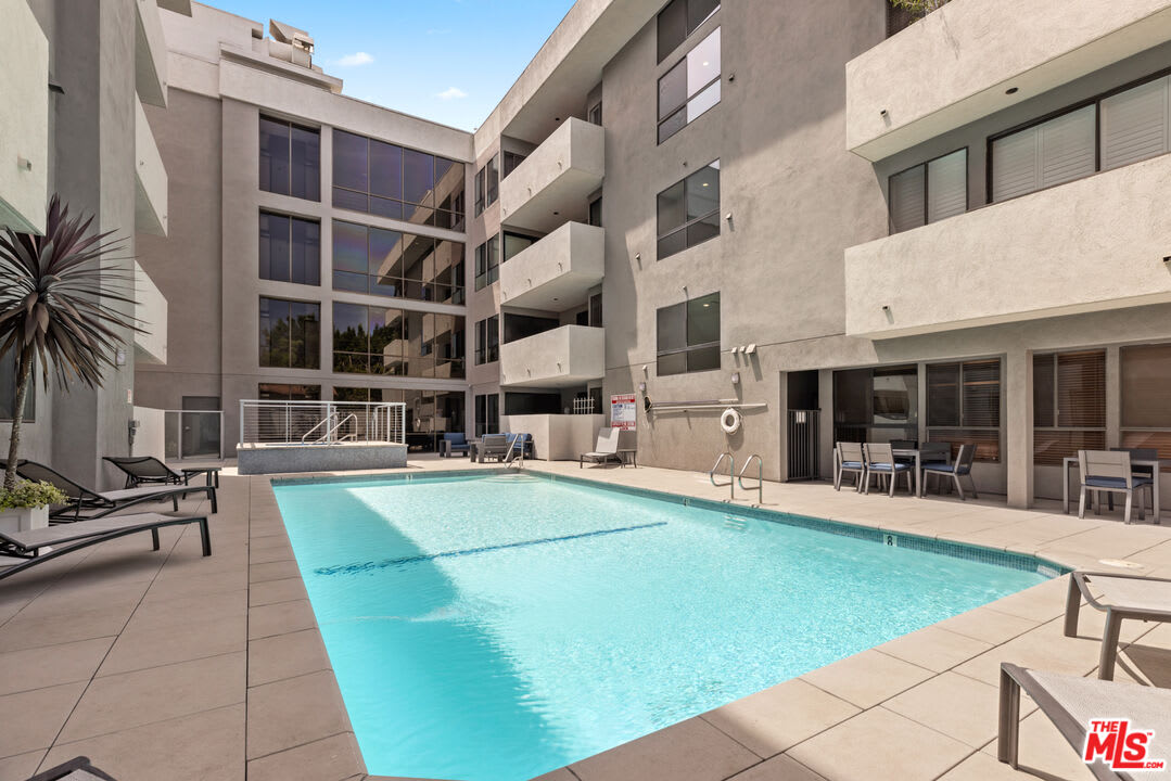 12115 San Vicente Boulevard – photo 1
