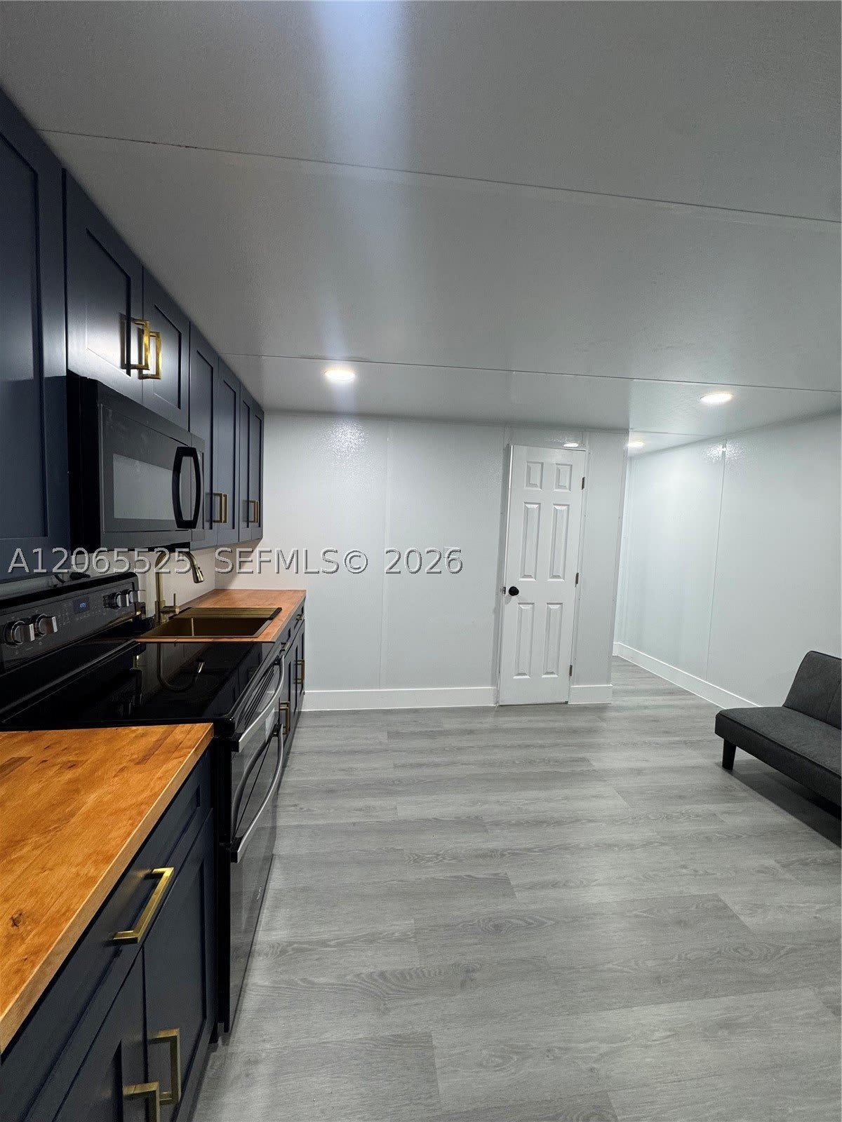 2461 NW 14th St – photo 2