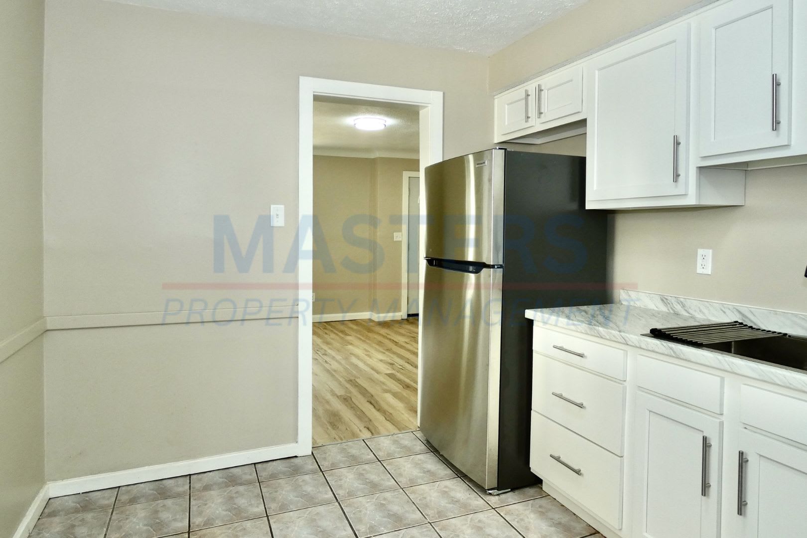Charming Home With Spacious Backyard In Toledo – photo 4