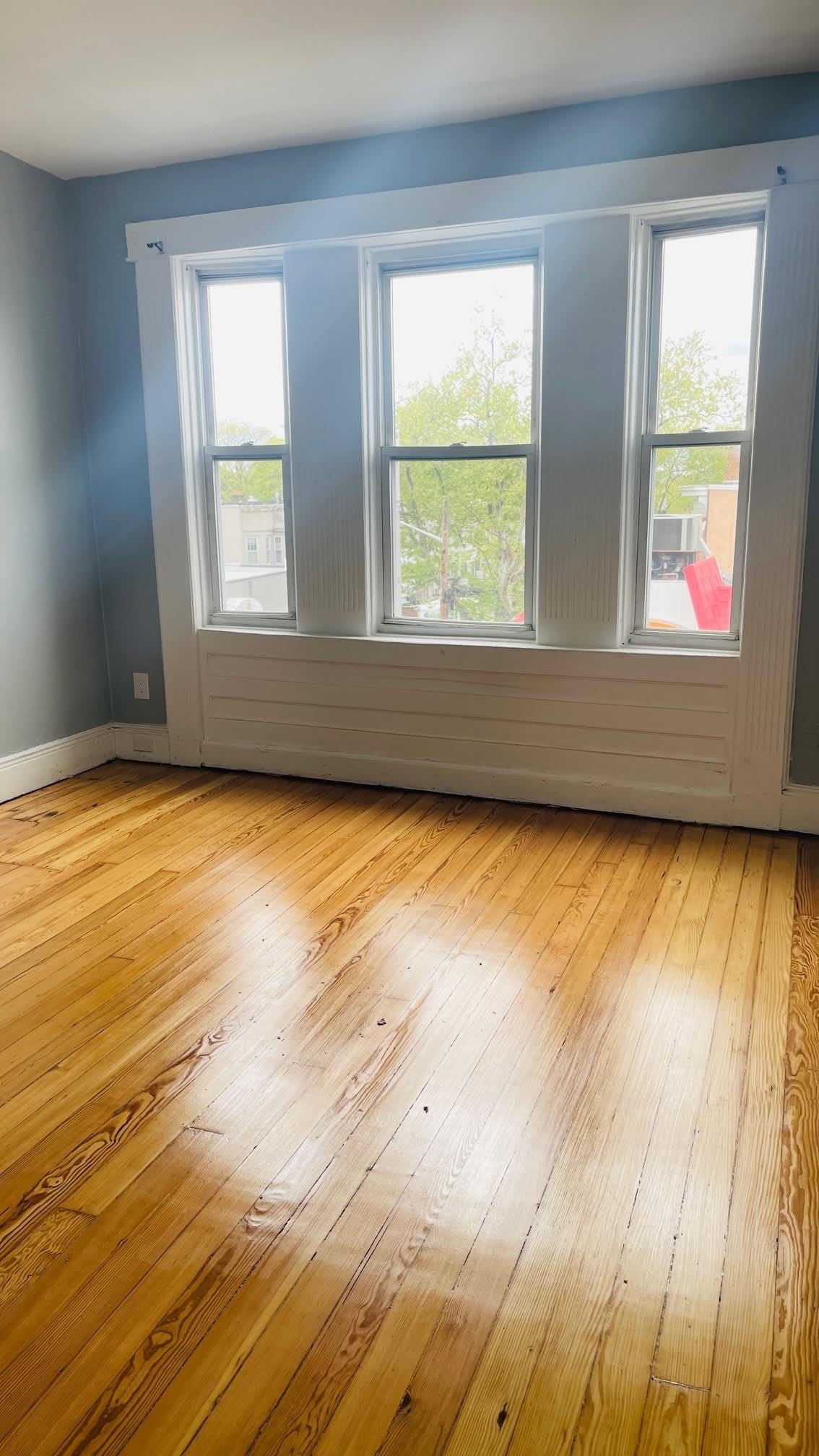 514 W SIDE AVE – photo 3