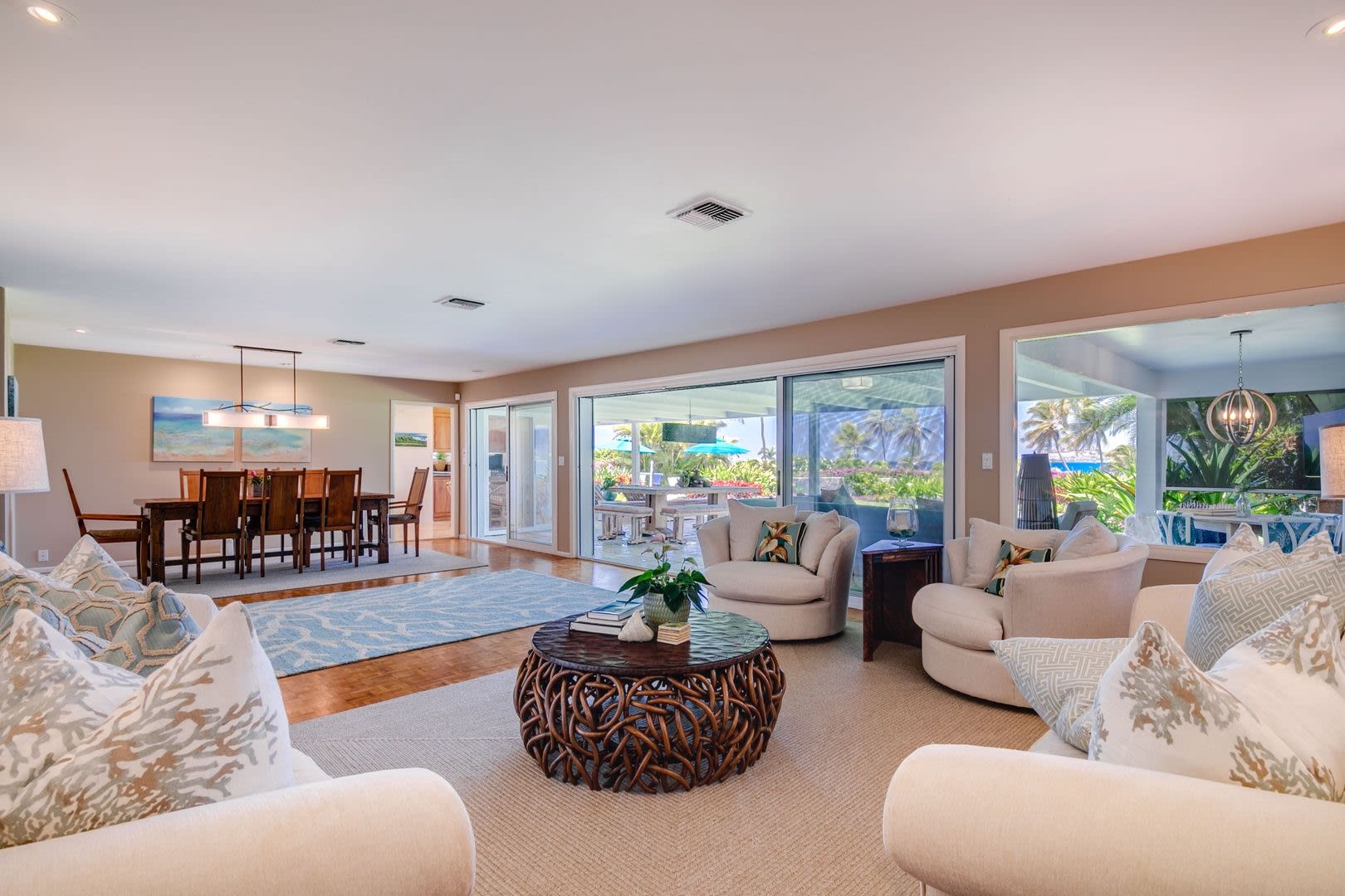 Exquisite haven in prestigious Portlock! AC, Ocean Views, Pool, Hale Ola – photo 3
