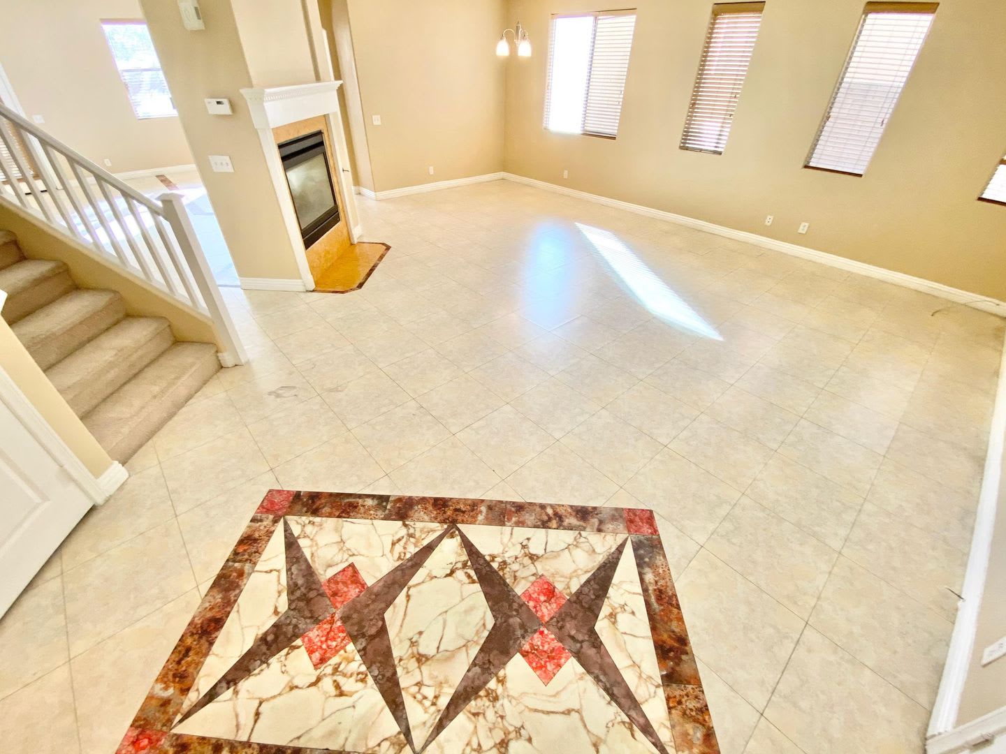 Comfort & Convenience in This Beautiful 4-Bedroom Home – photo 4