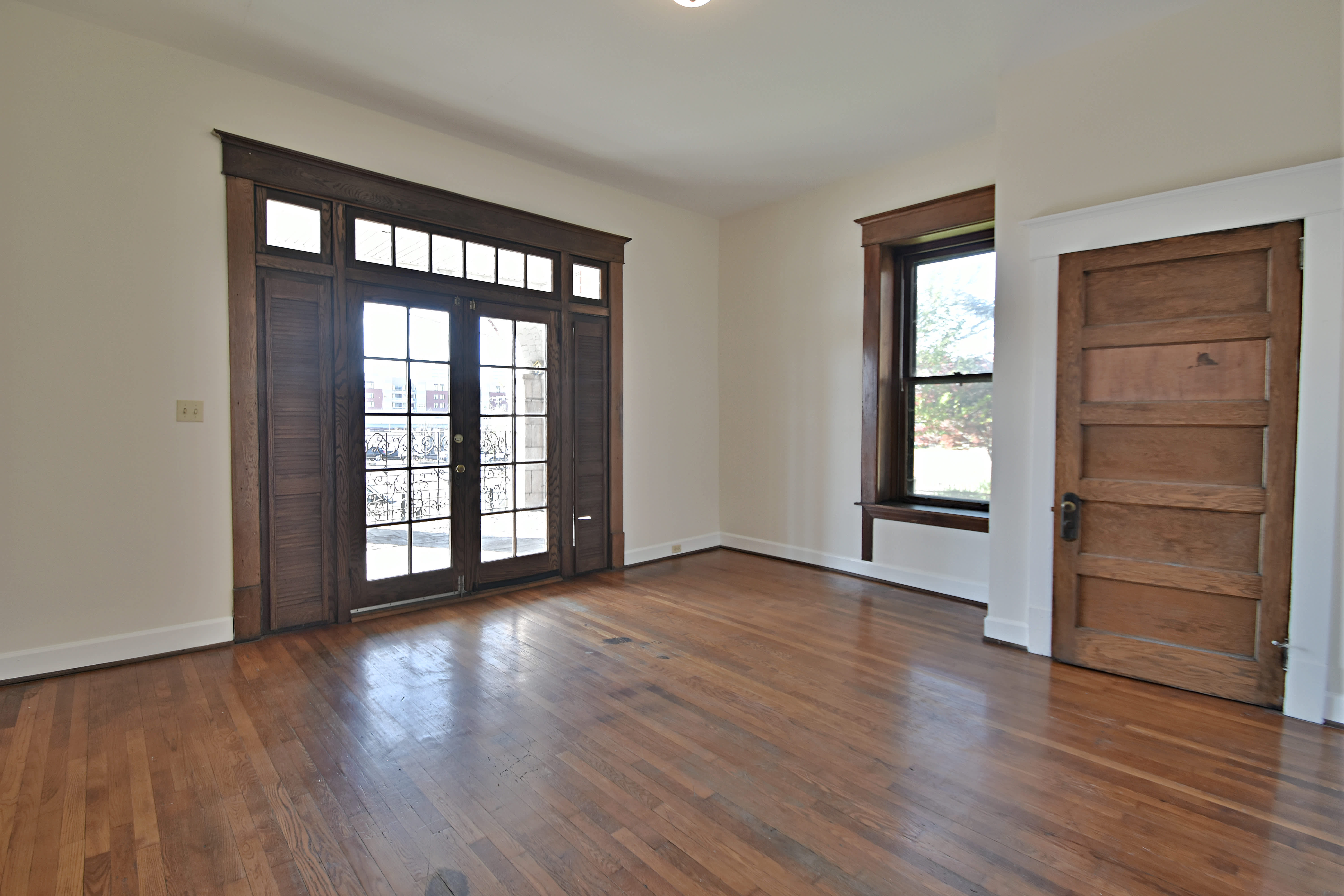 209 West Fifth Avenue – photo 3