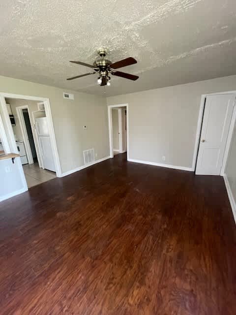 5923 E 24Th St – photo 3