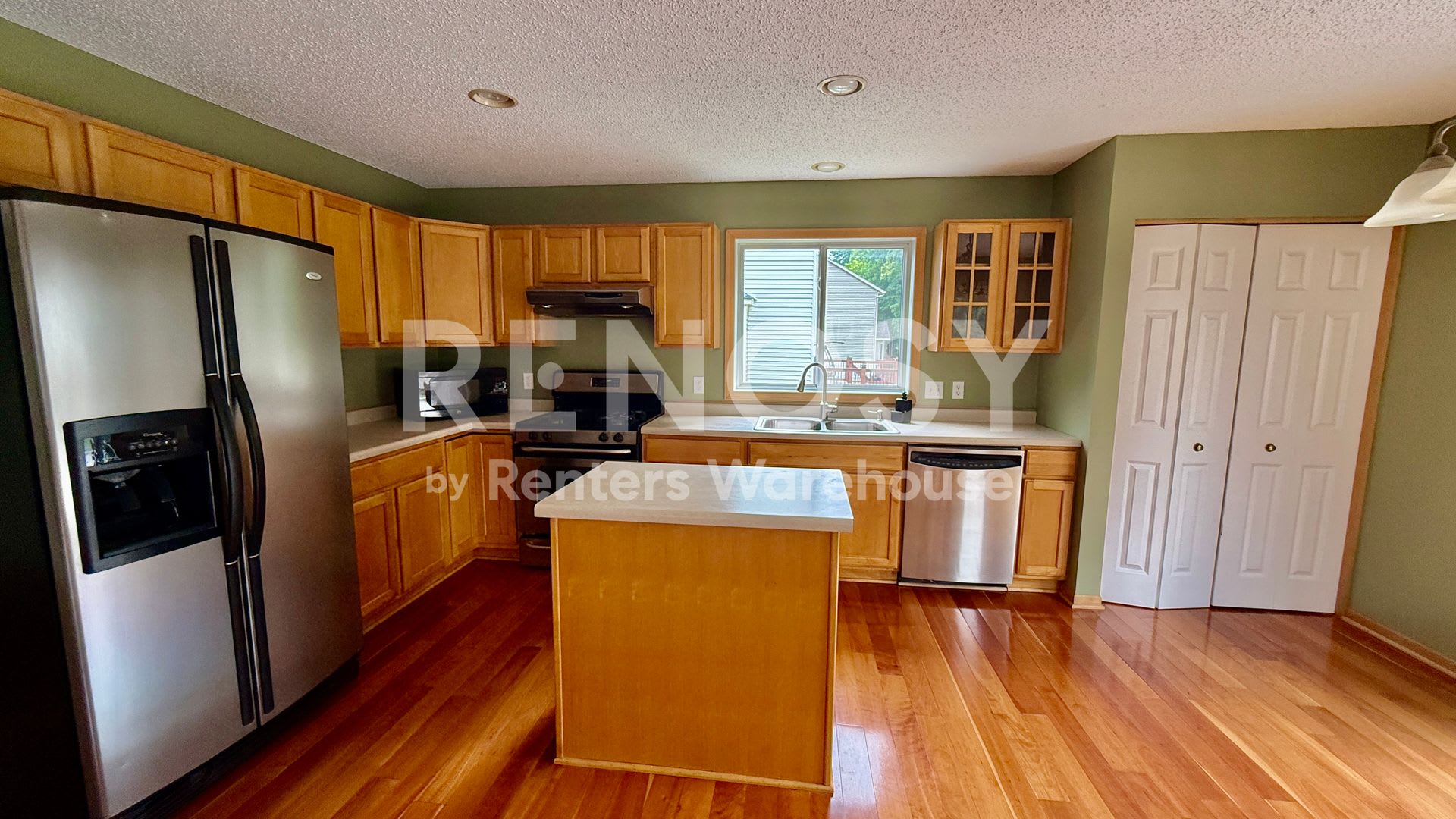 Executive Home Avail Now In Shakopee – photo 5
