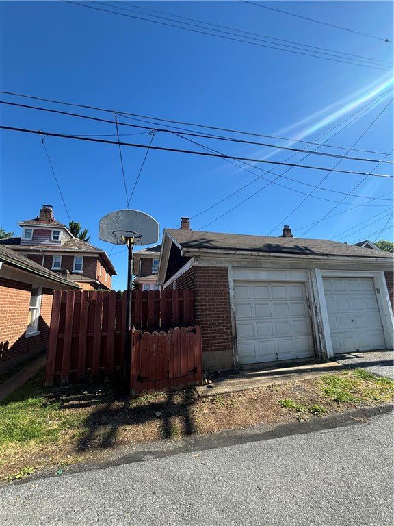 2238 Fairview Avenue – photo 2
