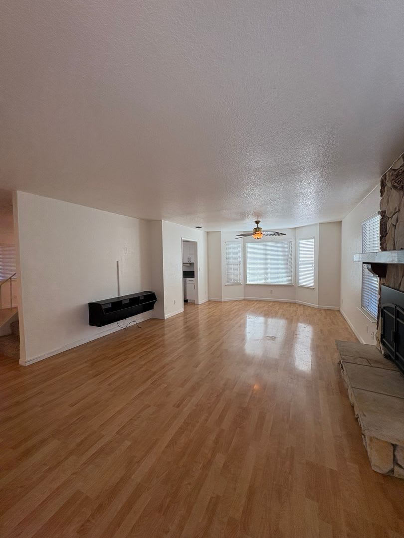 4 Bedroom Home – photo 3