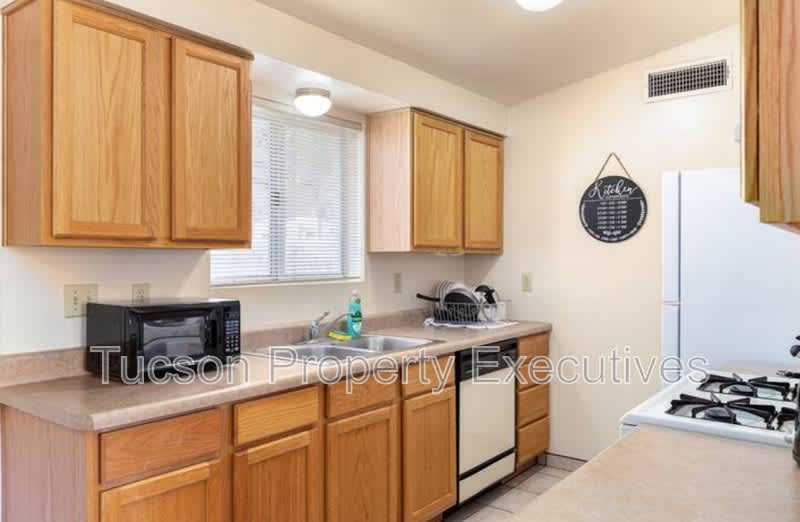1223 North Belvedere Avenue – photo 2