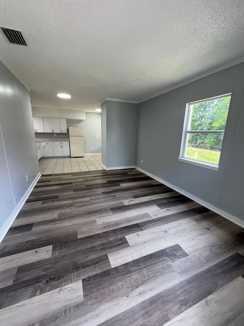 Spacious 1BR/1BA Duplex in North Dade City Near the Withlacoochee River! – photo 4