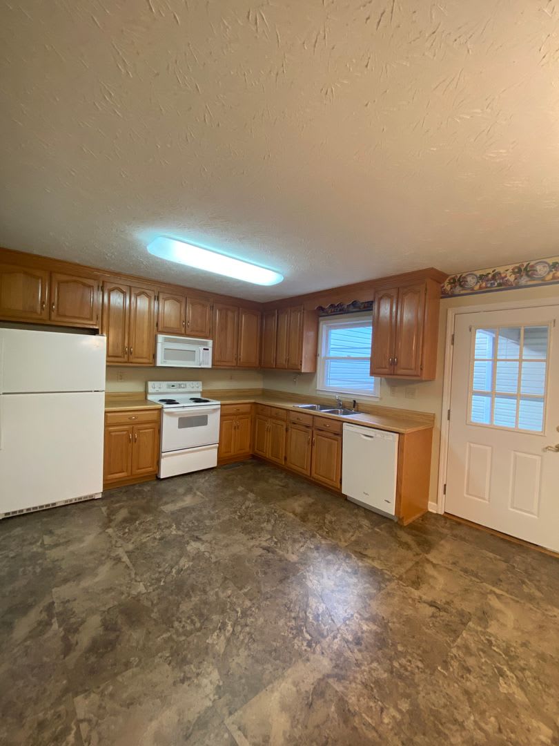 215 W. Francis Street – photo 2