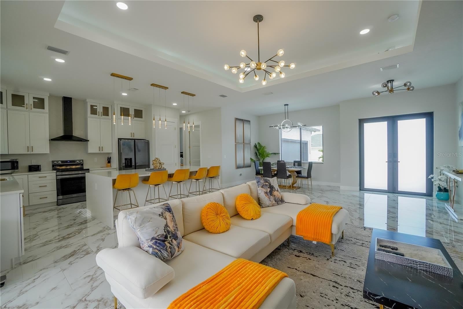 15561 MELPORT Circle – photo 2
