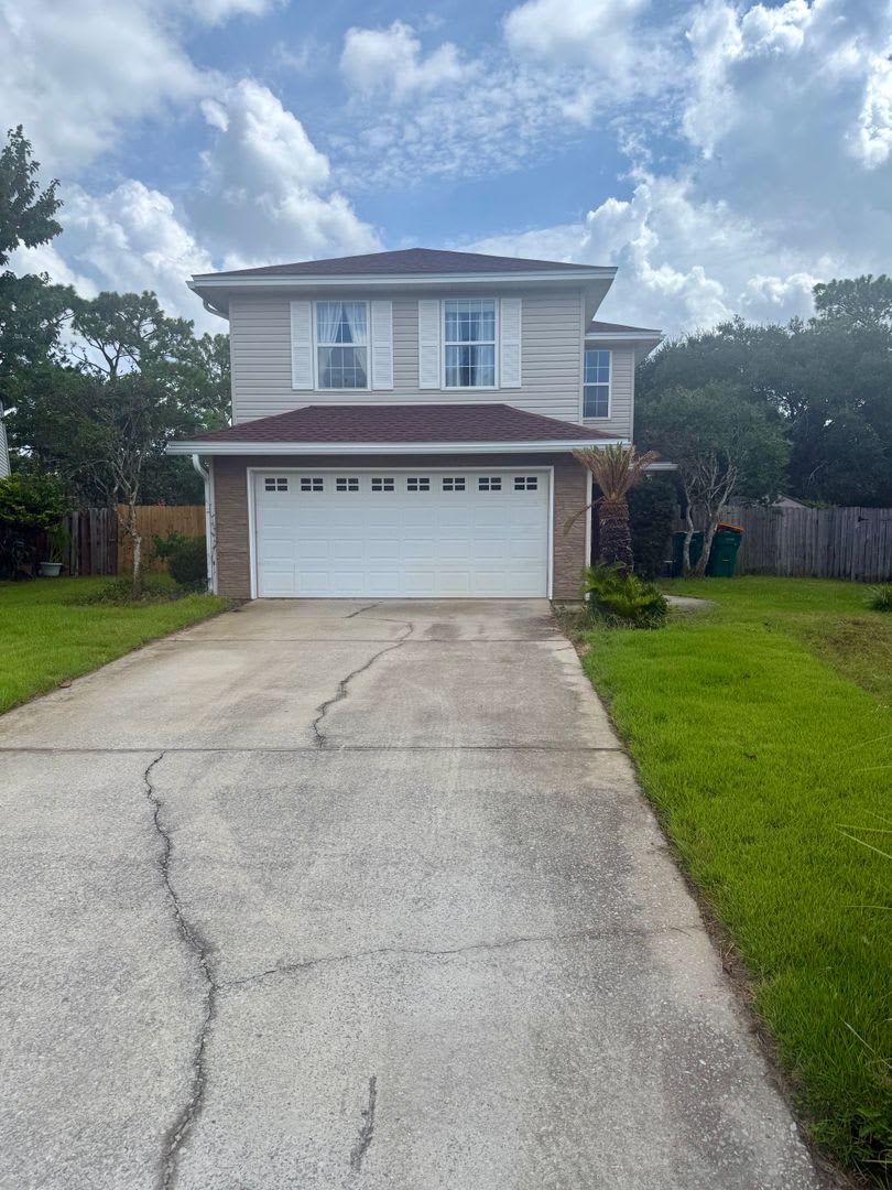 Bright Spacious 4 Bedroom Home Near Hurlburt Field – photo 1