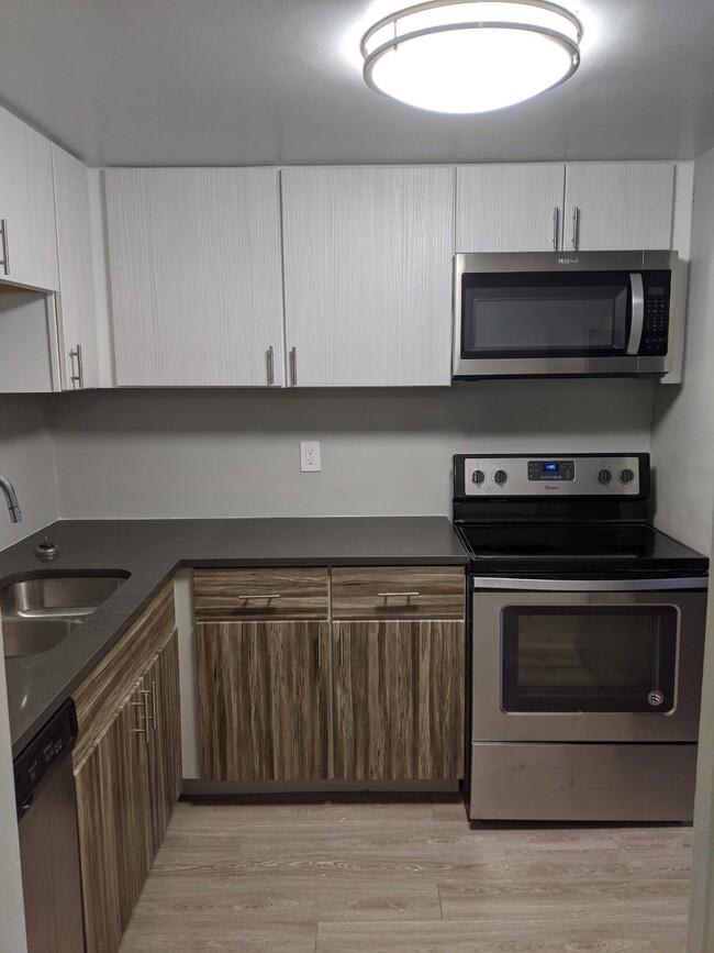 400 Probandt St – photo 2