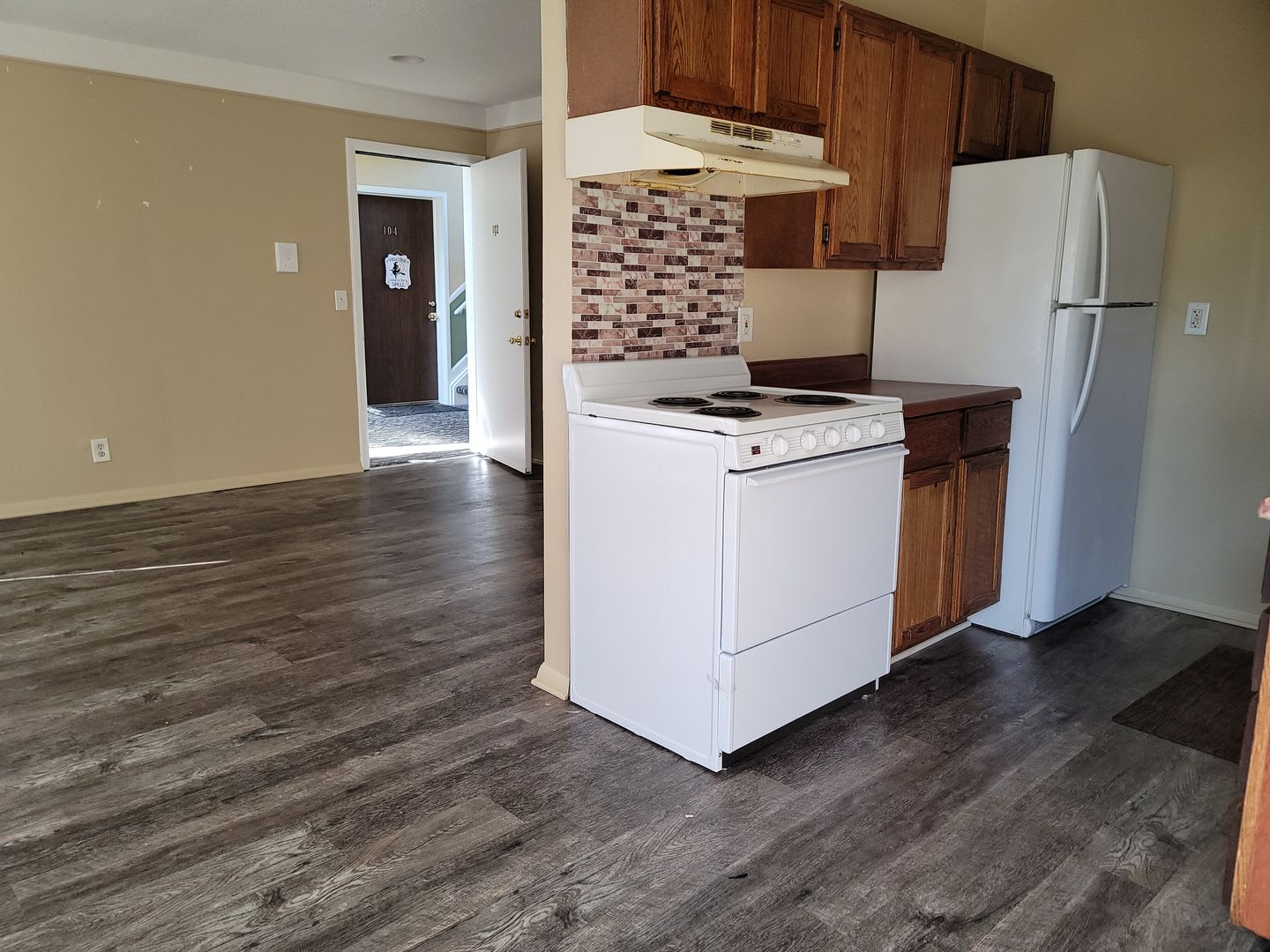 16470 E 9 Mile – photo 2