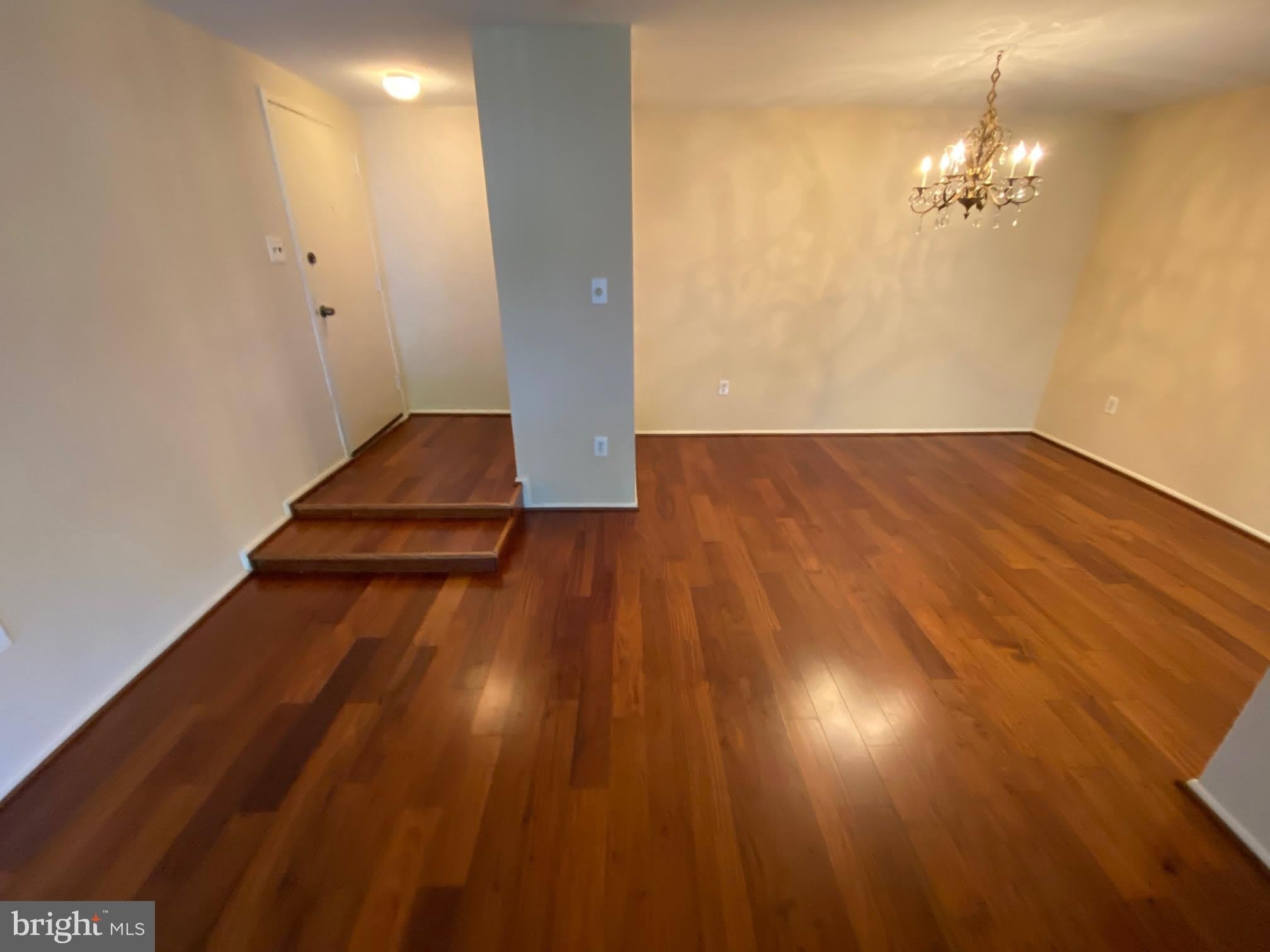 407 CHRISTOPHER Avenue – photo 4