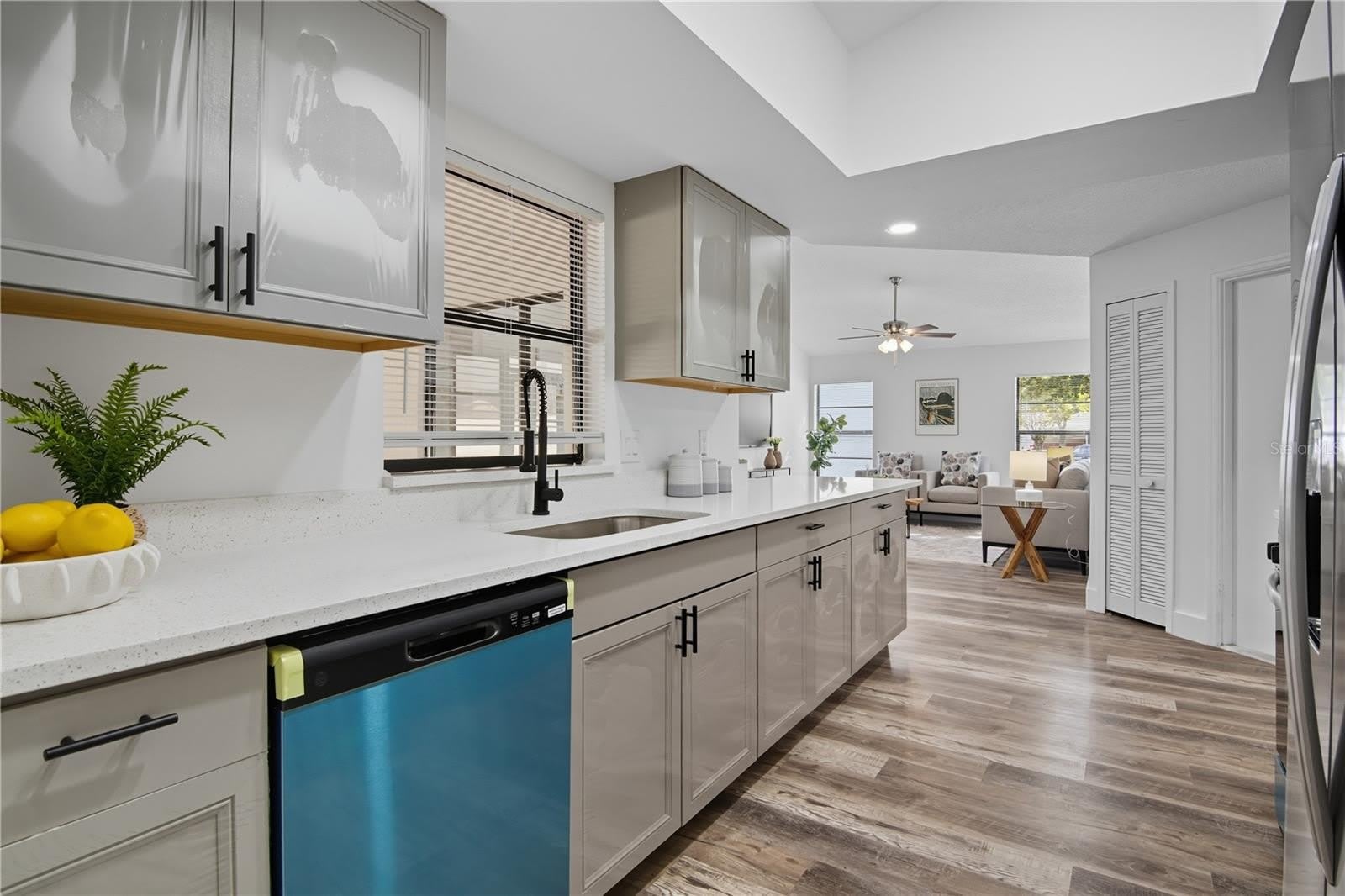 205 RED MAPLE Drive – photo 4