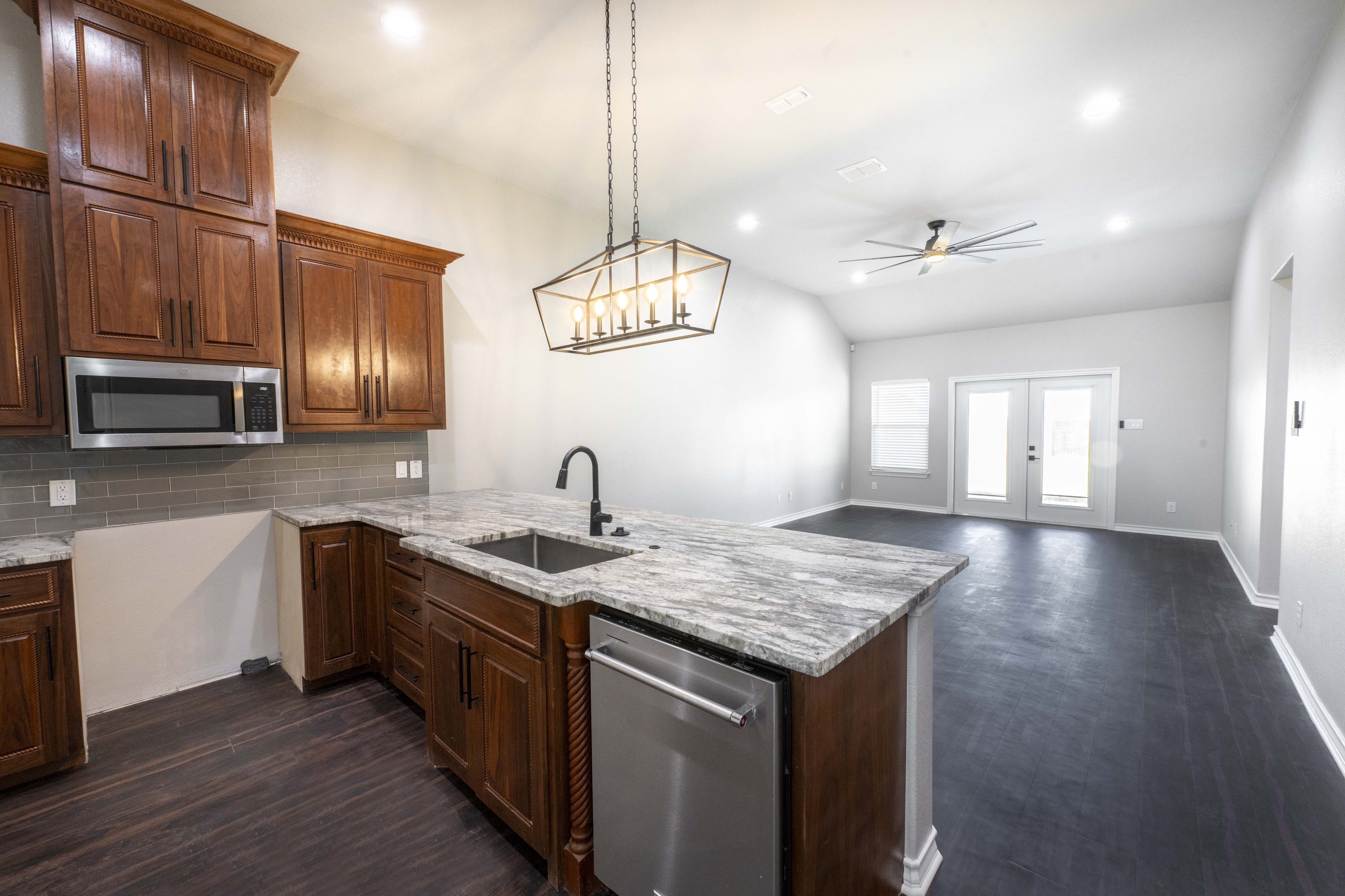 301 Navarro Way – photo 3