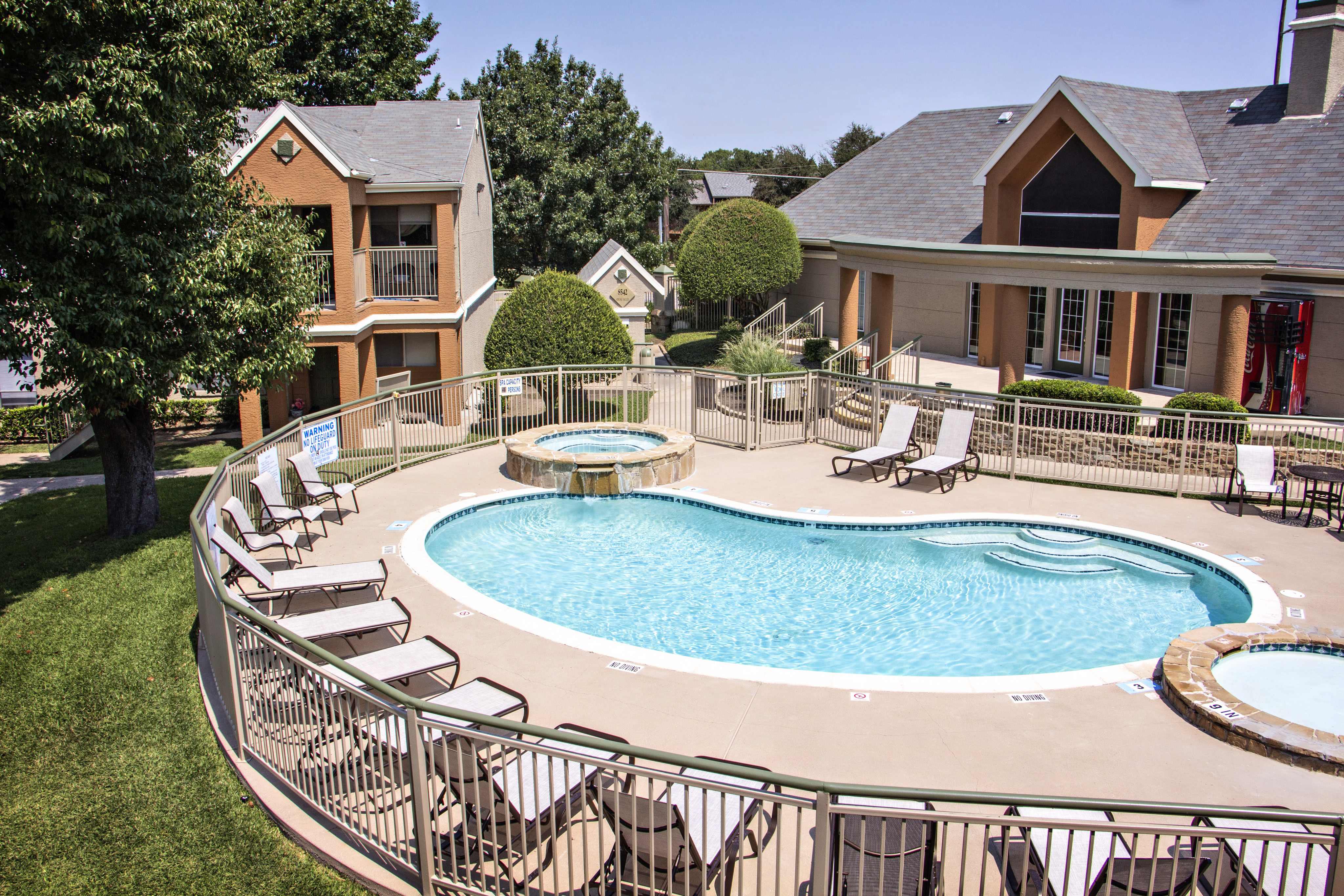 Amber Dawn Apartments – photo 5